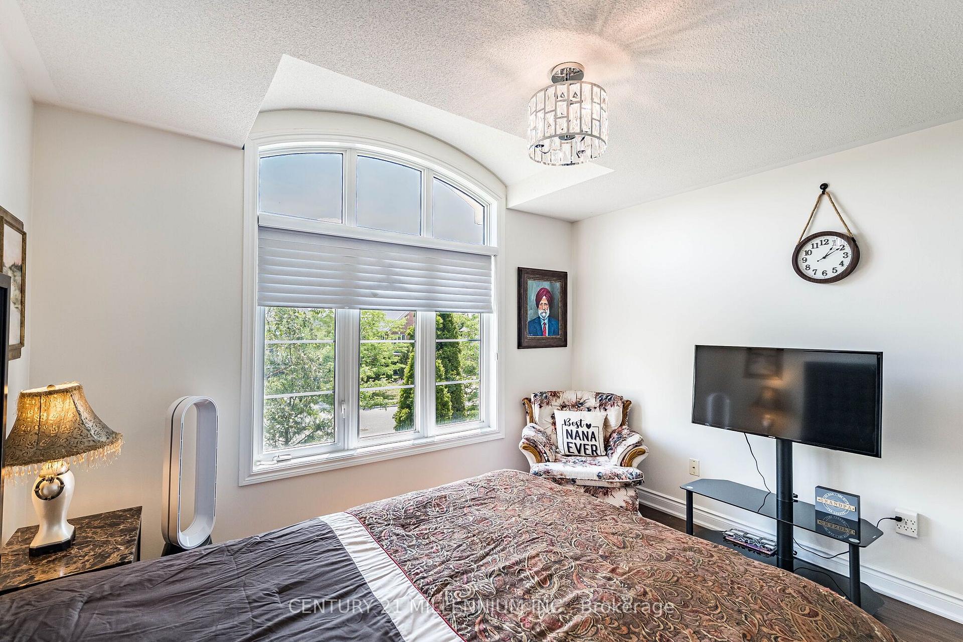 Photo 40 of 4 Belleville Drive, Brampton, Vales of Castlemore North — HOMEH