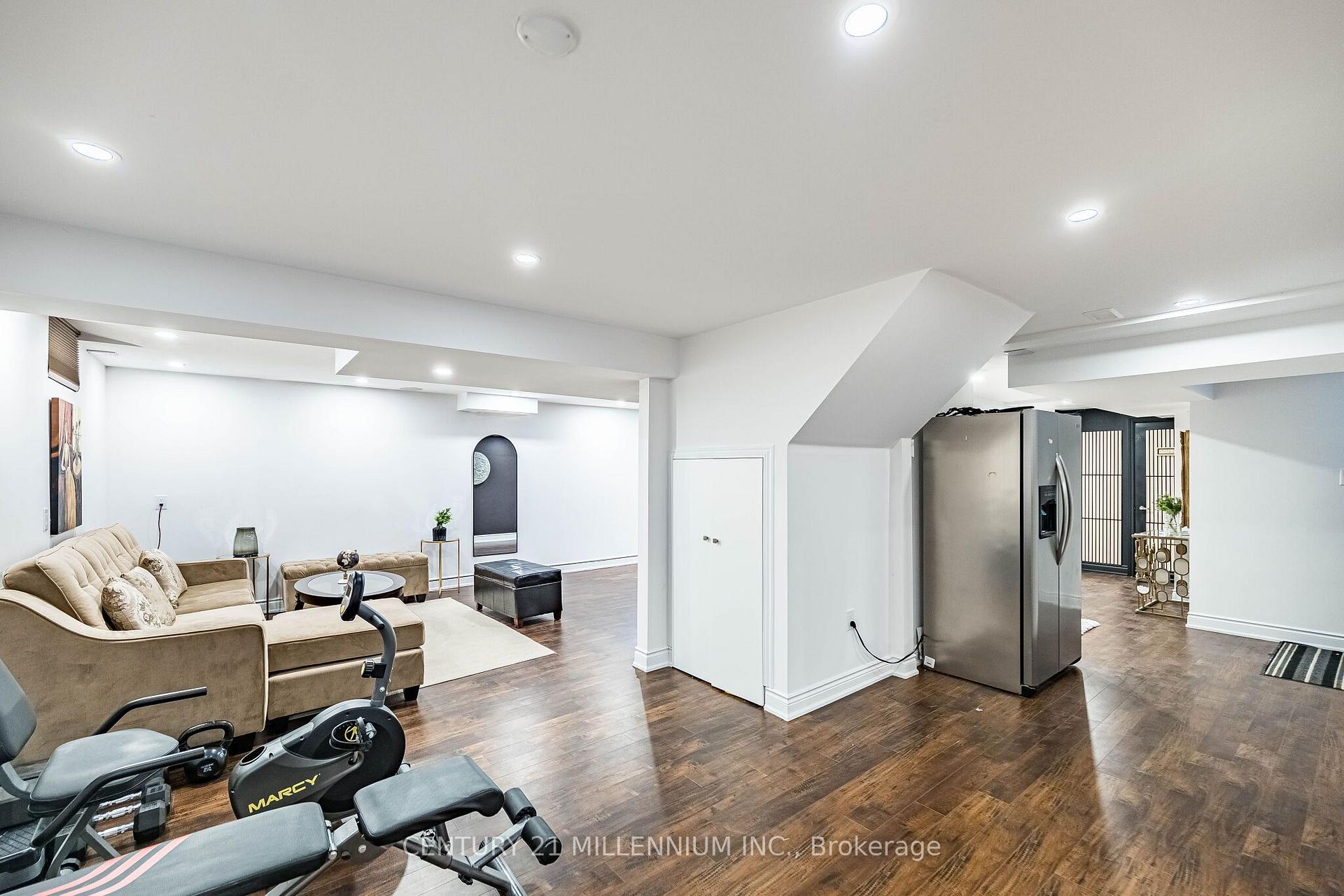 Photo 44 of 4 Belleville Drive, Brampton, Vales of Castlemore North — HOMEH