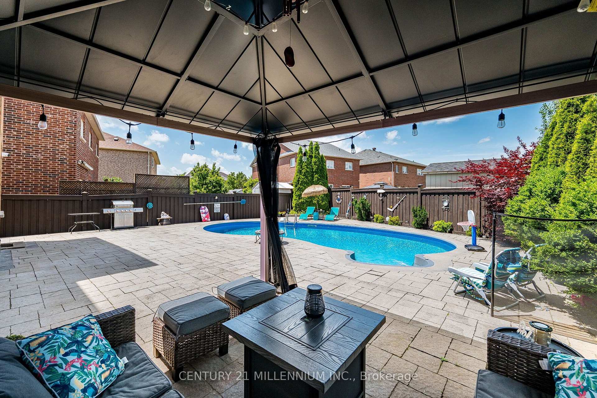 Photo 49 of 4 Belleville Drive, Brampton, Vales of Castlemore North — HOMEH
