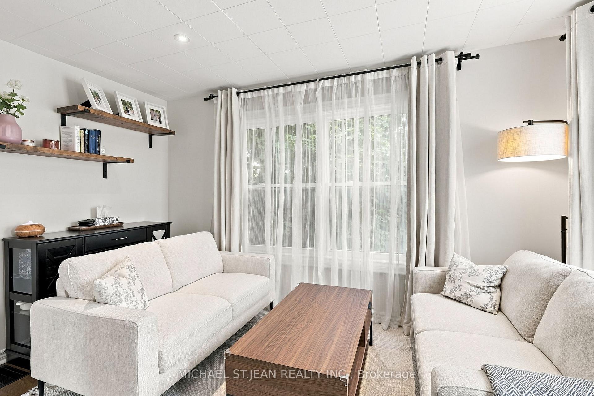 Photo 8 of 122 Limeridge Road W, Hamilton, Rolston — HOMEH