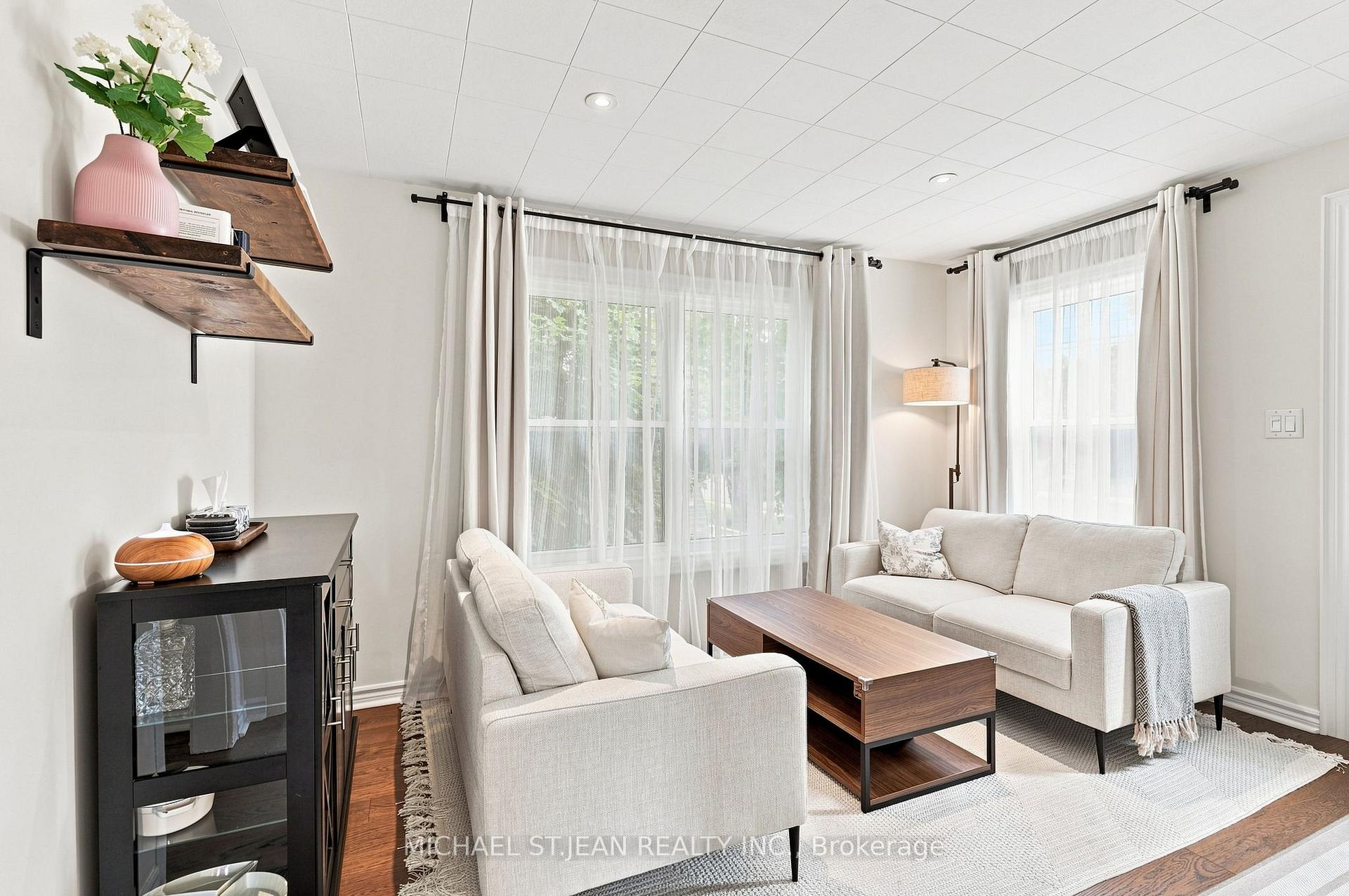 Photo 11 of 122 Limeridge Road W, Hamilton, Rolston — HOMEH