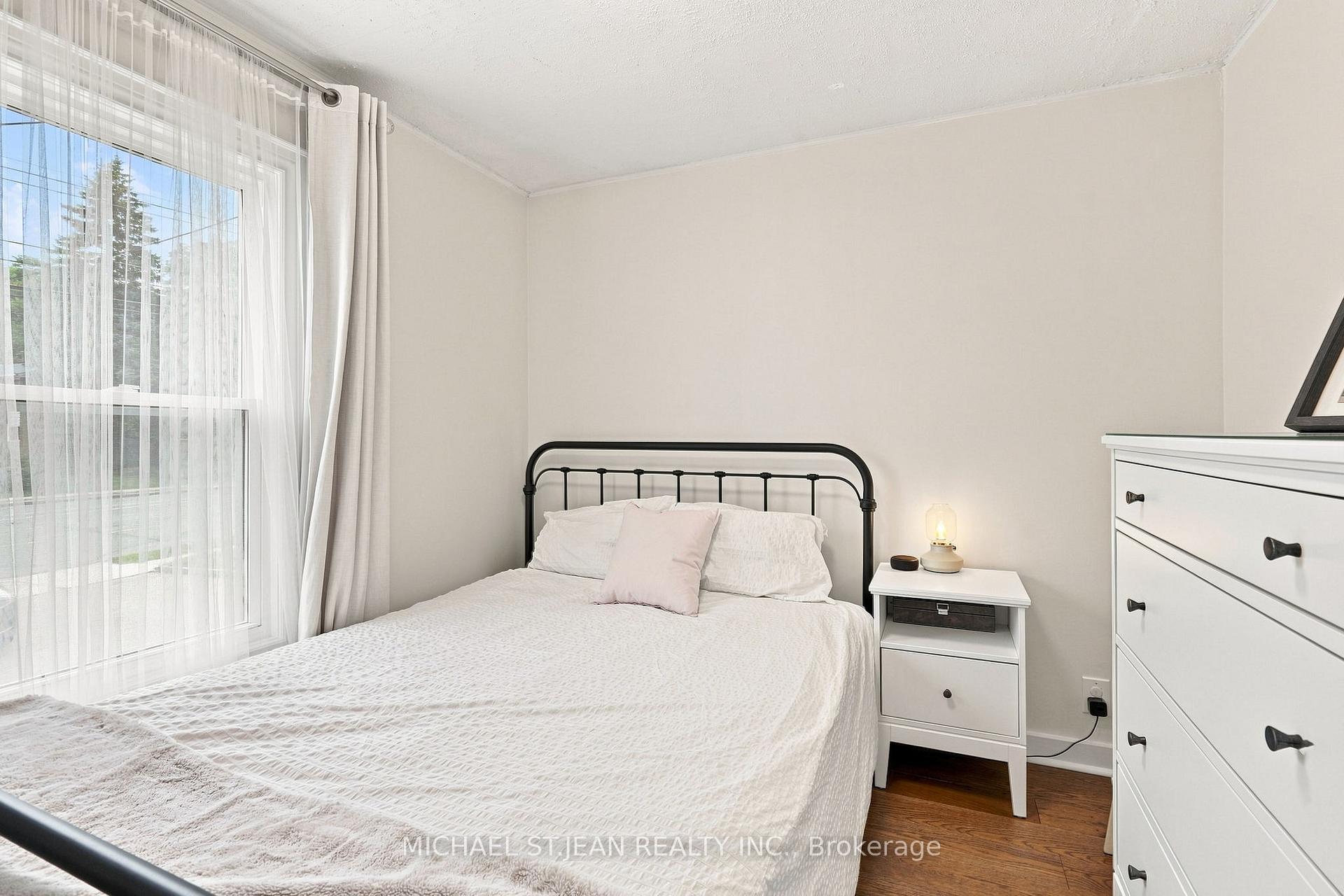 Photo 17 of 122 Limeridge Road W, Hamilton, Rolston — HOMEH