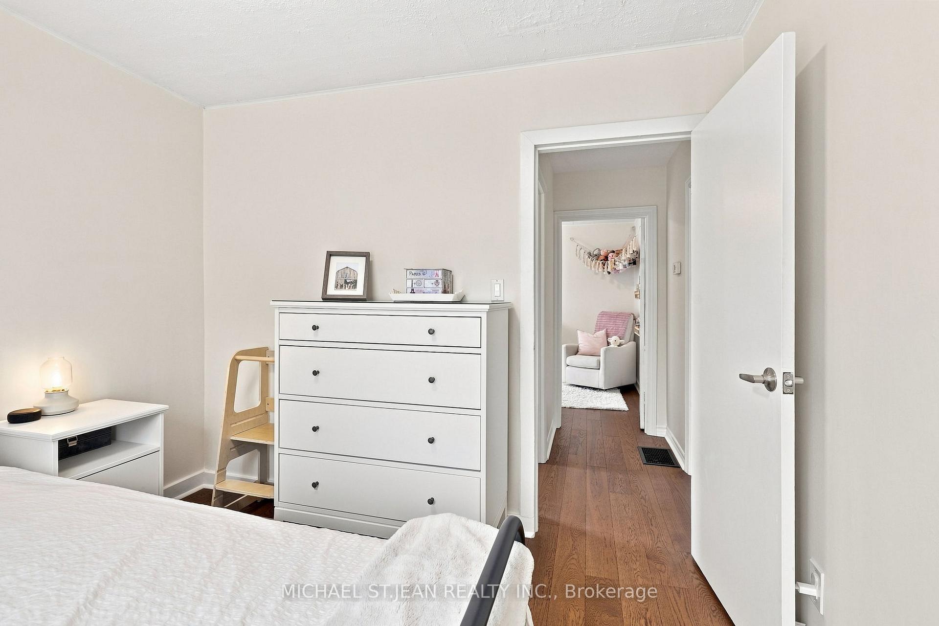 Photo 18 of 122 Limeridge Road W, Hamilton, Rolston — HOMEH