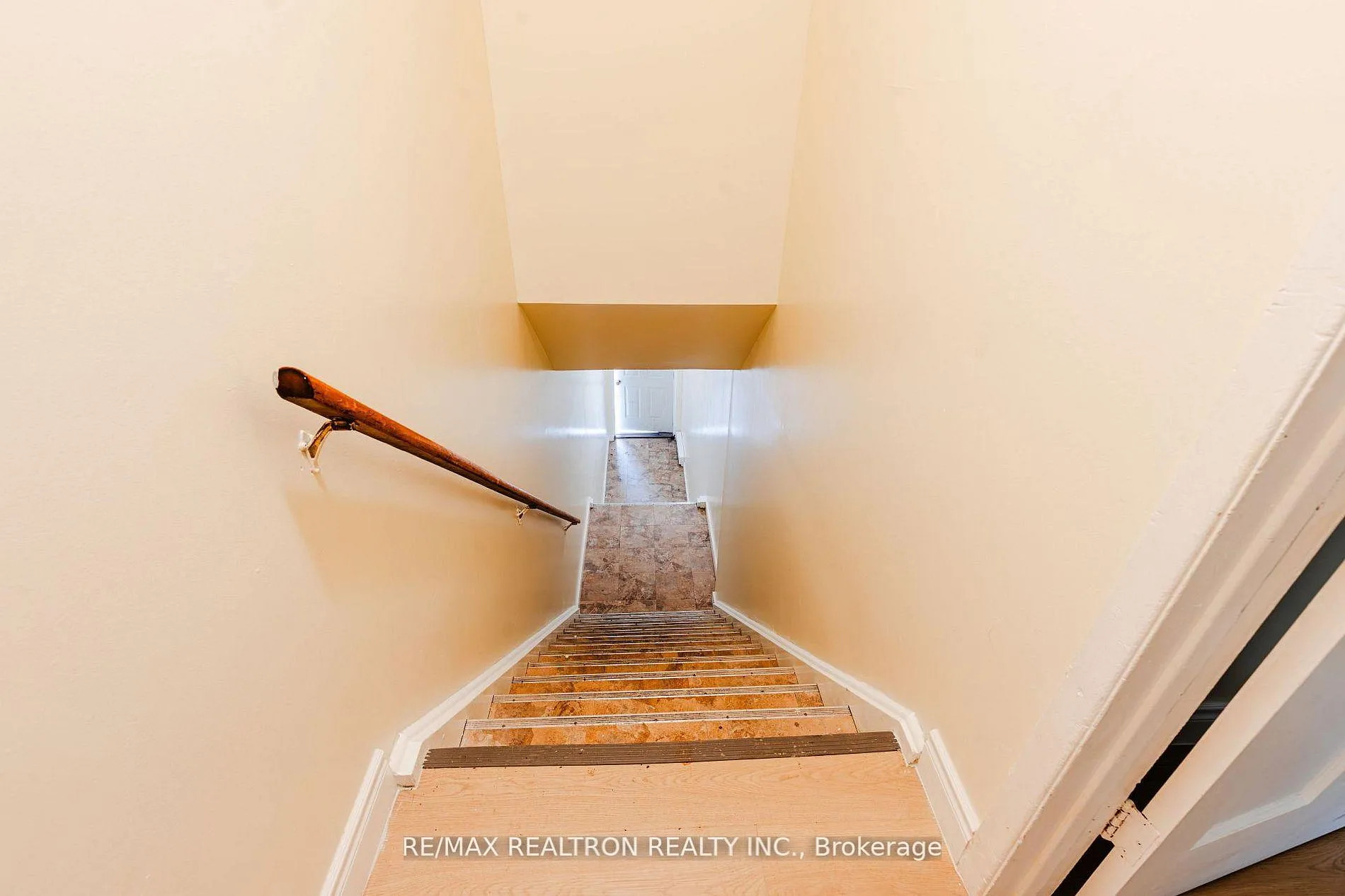 Photo 6 of Unit 975A, 975 Albion Road, Etobicoke, Thistletown-Beaumonde Heights — HOMEH