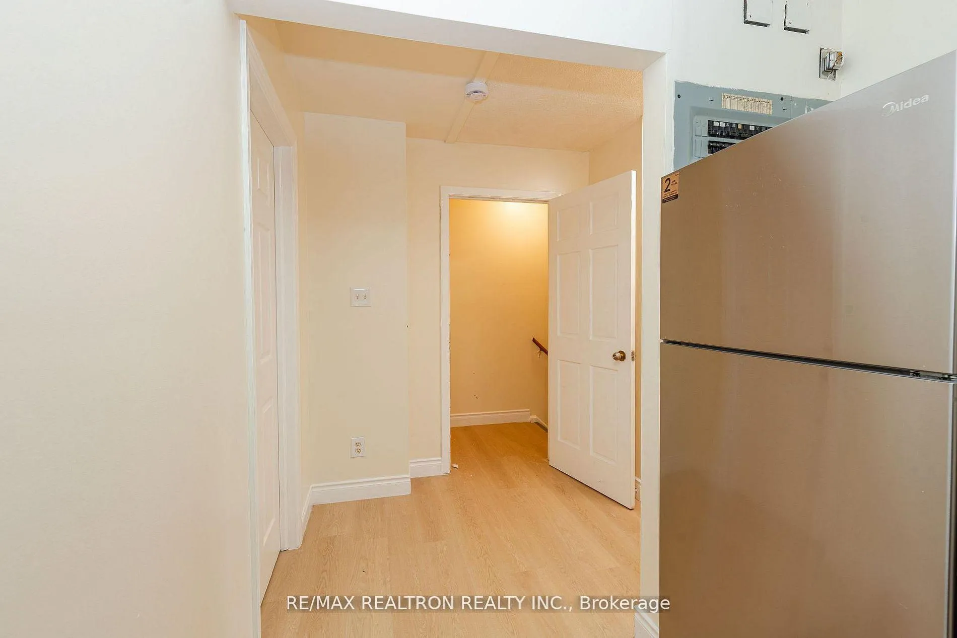 Photo 8 of Unit 975A, 975 Albion Road, Etobicoke, Thistletown-Beaumonde Heights — HOMEH