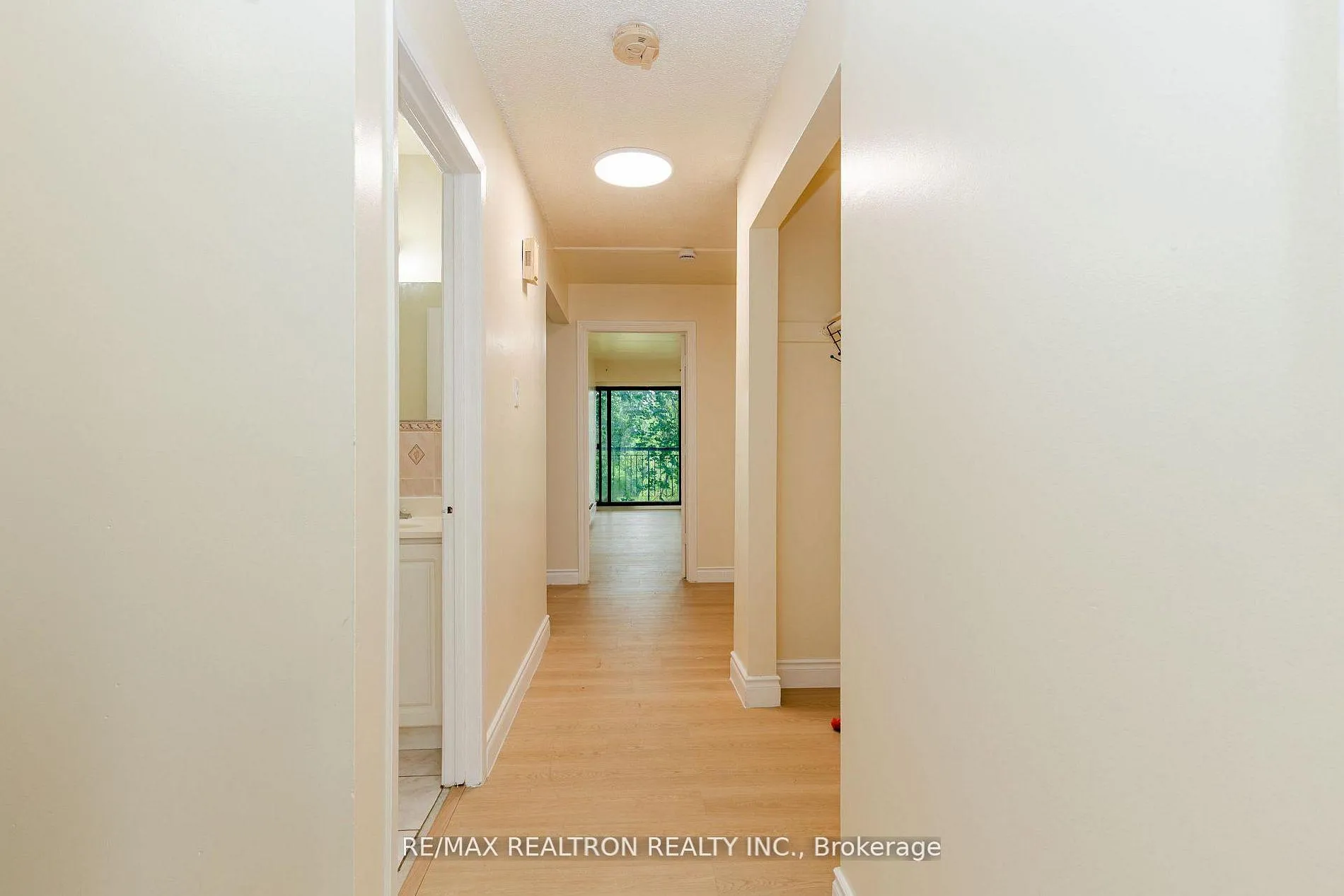 Photo 11 of Unit 975A, 975 Albion Road, Etobicoke, Thistletown-Beaumonde Heights — HOMEH