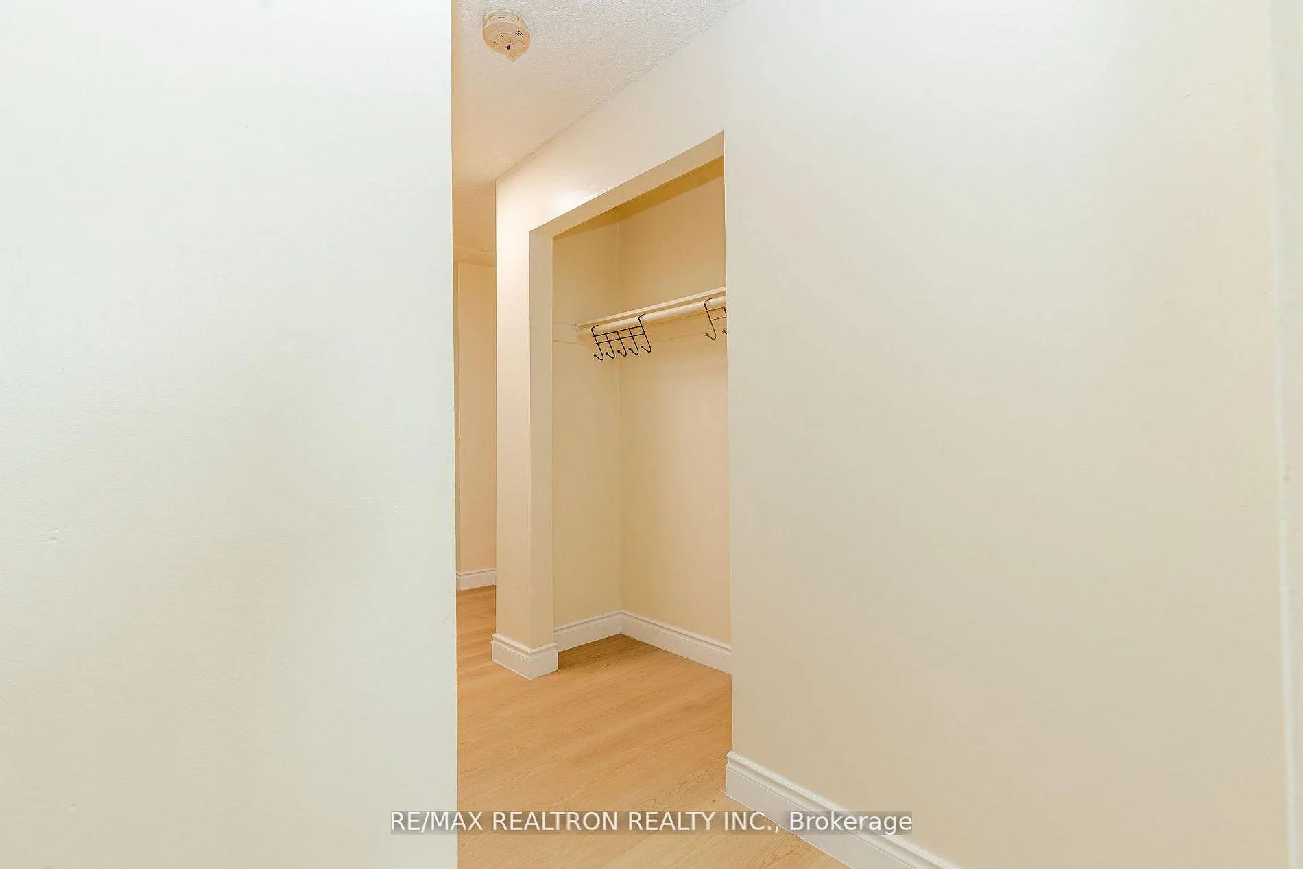 Photo 12 of Unit 975A, 975 Albion Road, Etobicoke, Thistletown-Beaumonde Heights — HOMEH