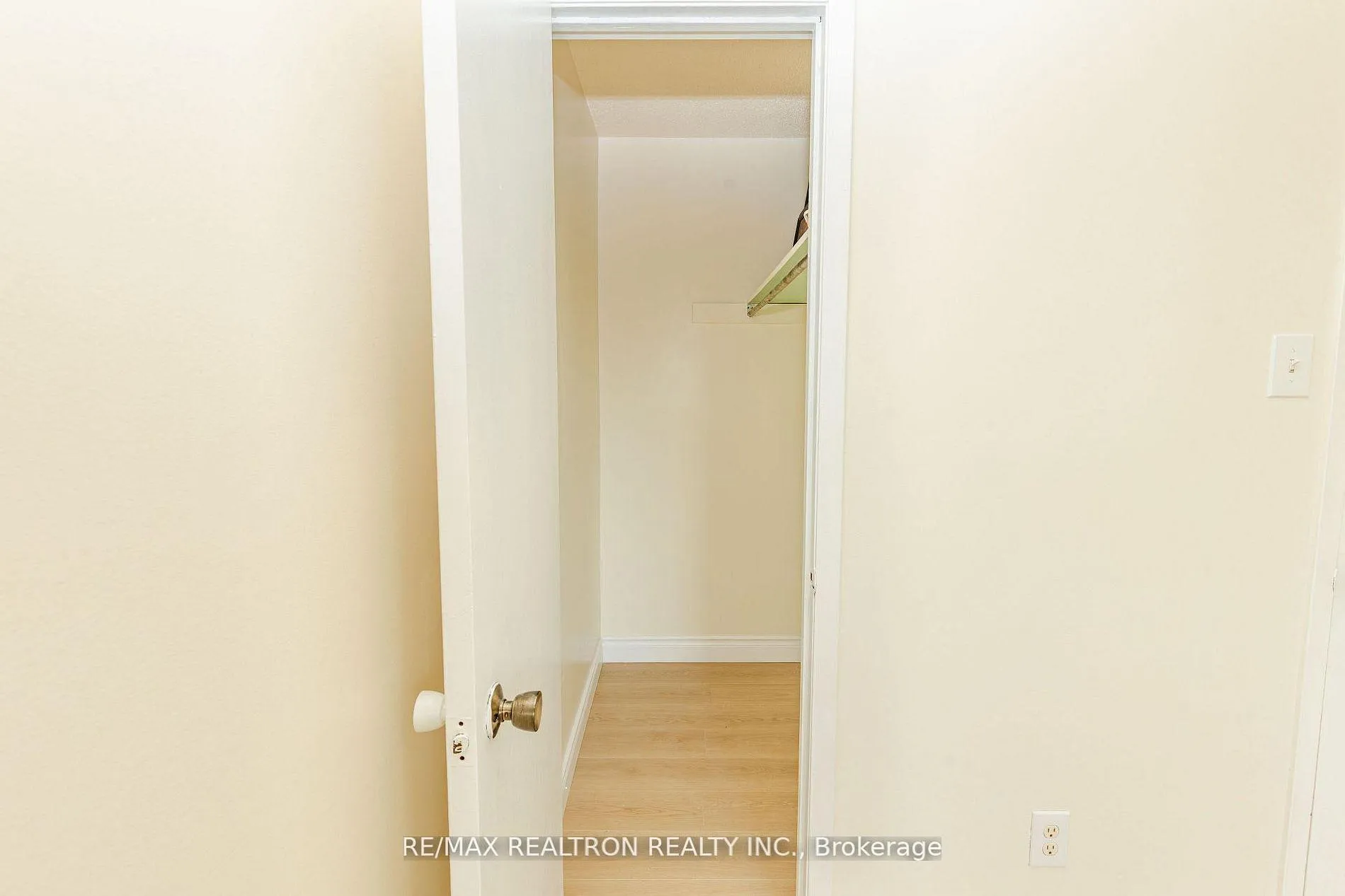 Photo 27 of Unit 975A, 975 Albion Road, Etobicoke, Thistletown-Beaumonde Heights — HOMEH