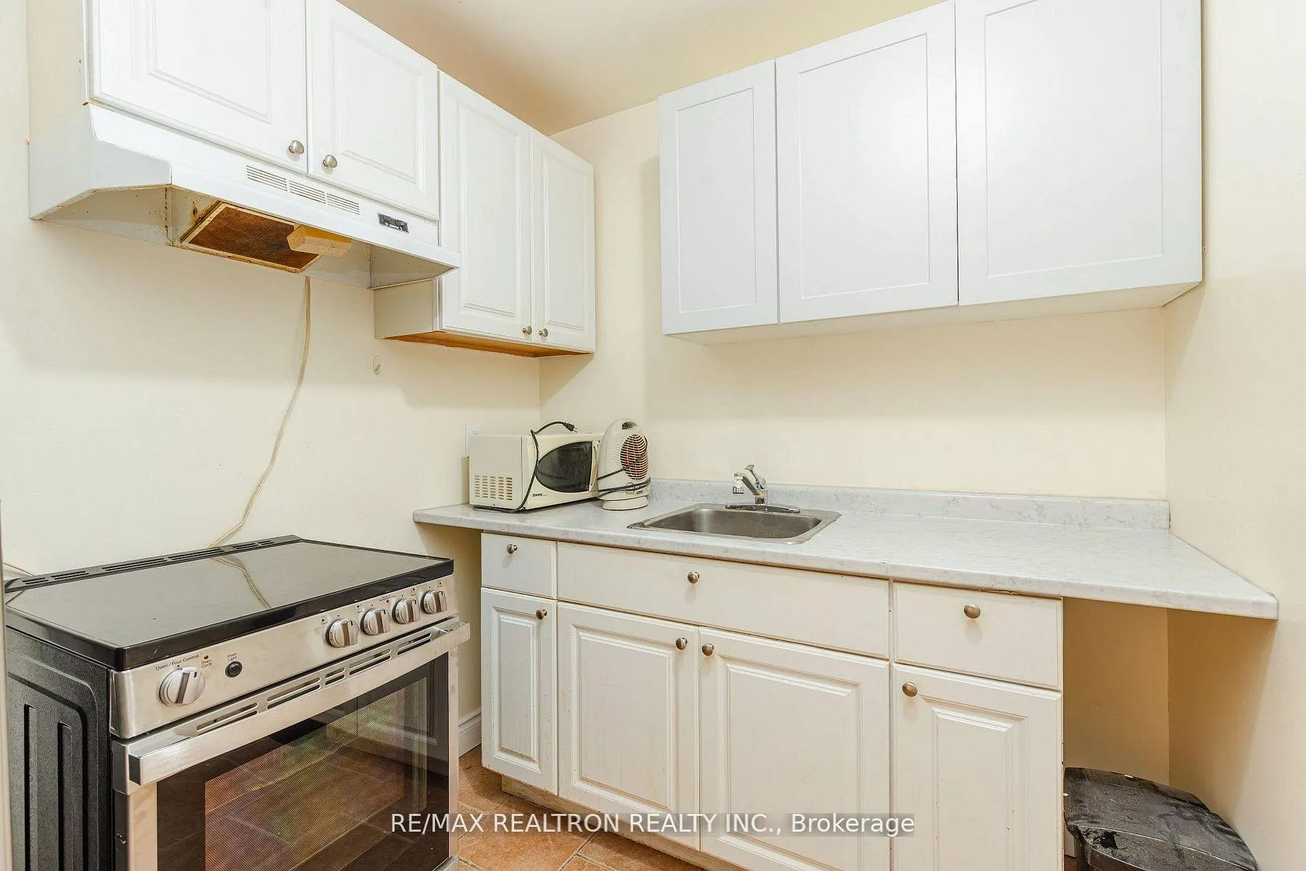 Photo 31 of Unit 975A, 975 Albion Road, Etobicoke, Thistletown-Beaumonde Heights — HOMEH