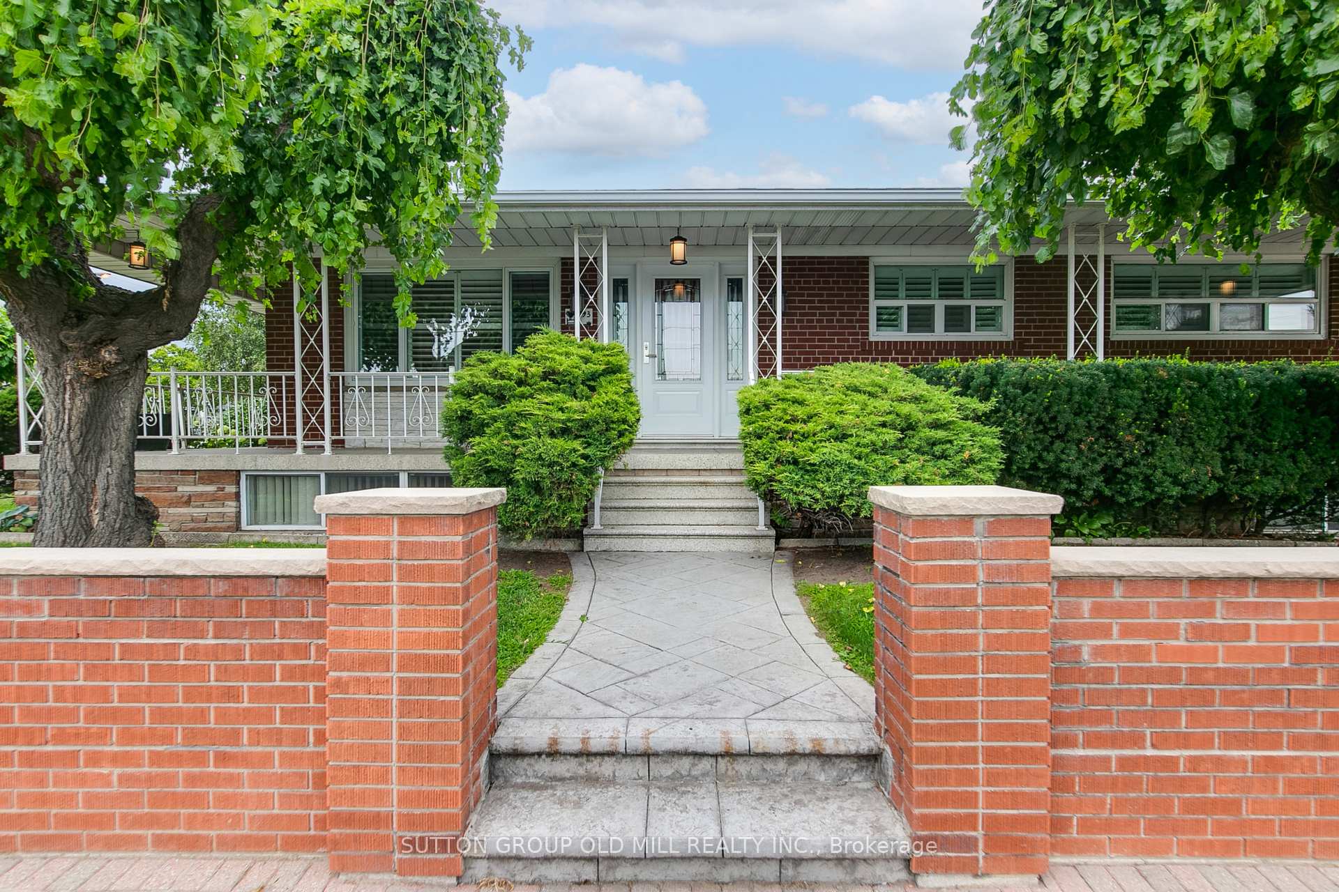 Front of 993 Islington Avenue