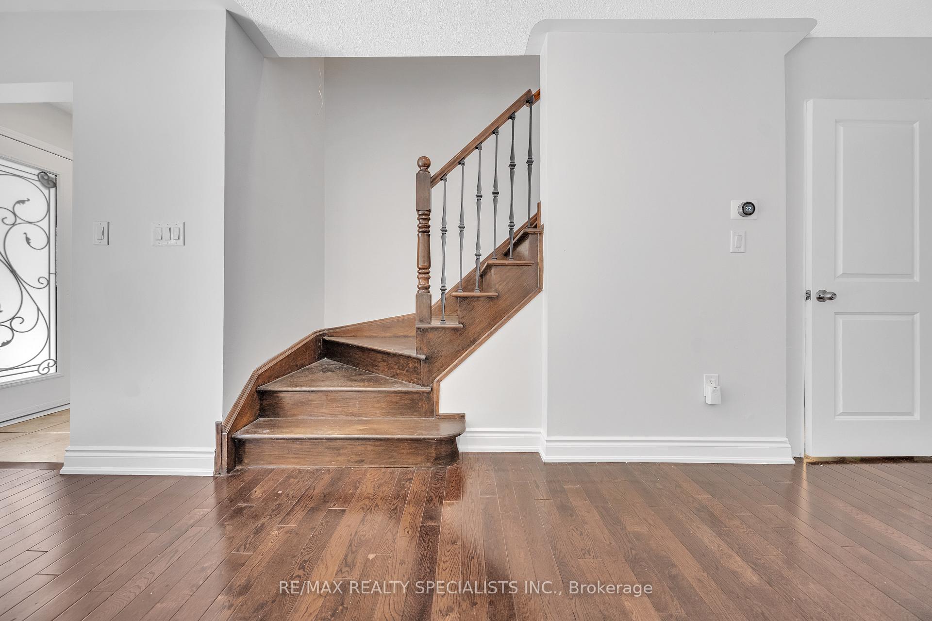 Photo 7 of 22 Clayborne Avenue, Brampton, Fletcher's Meadow — HOMEH