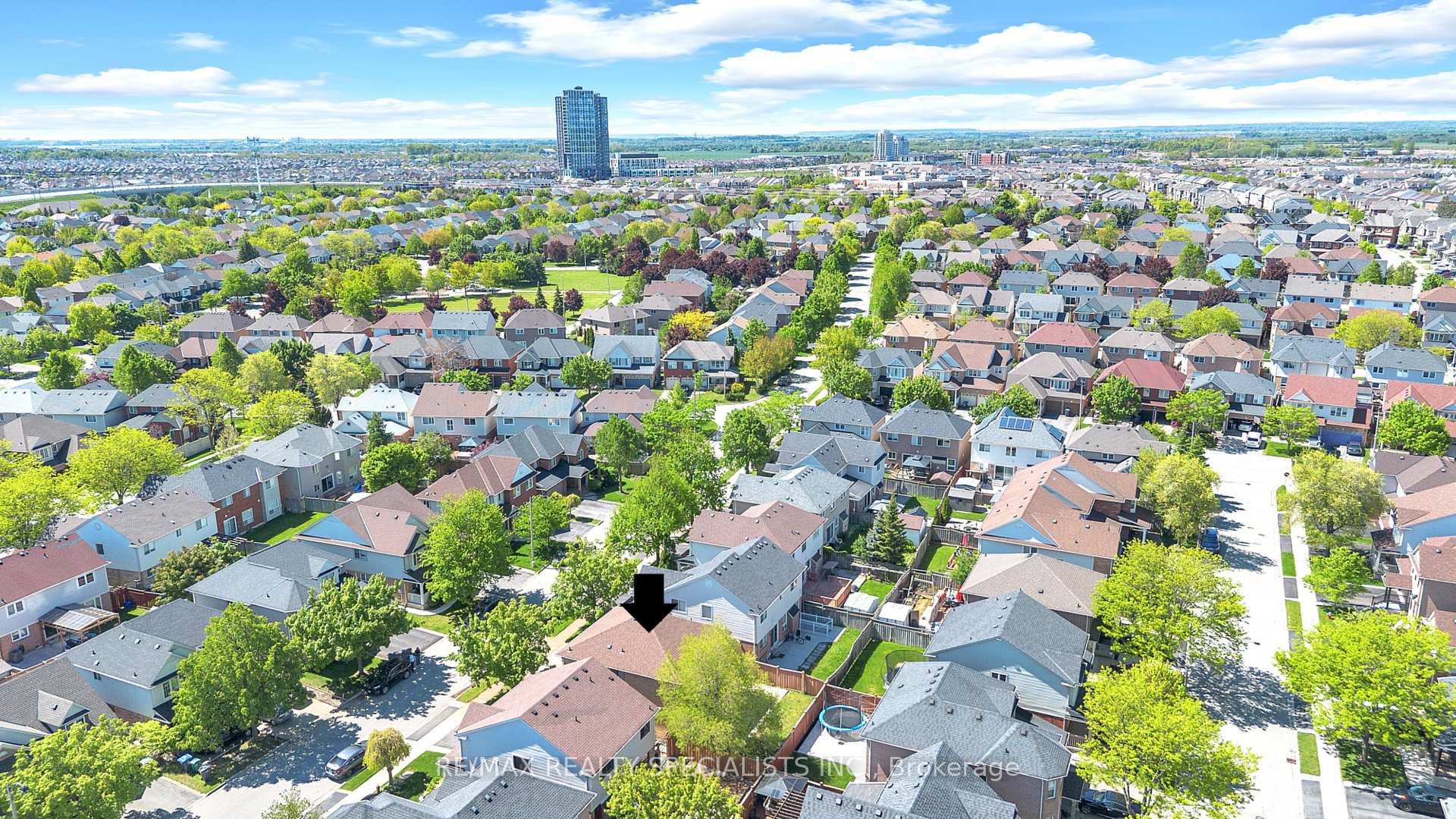 Photo 12 of 22 Clayborne Avenue, Brampton, Fletcher's Meadow — HOMEH