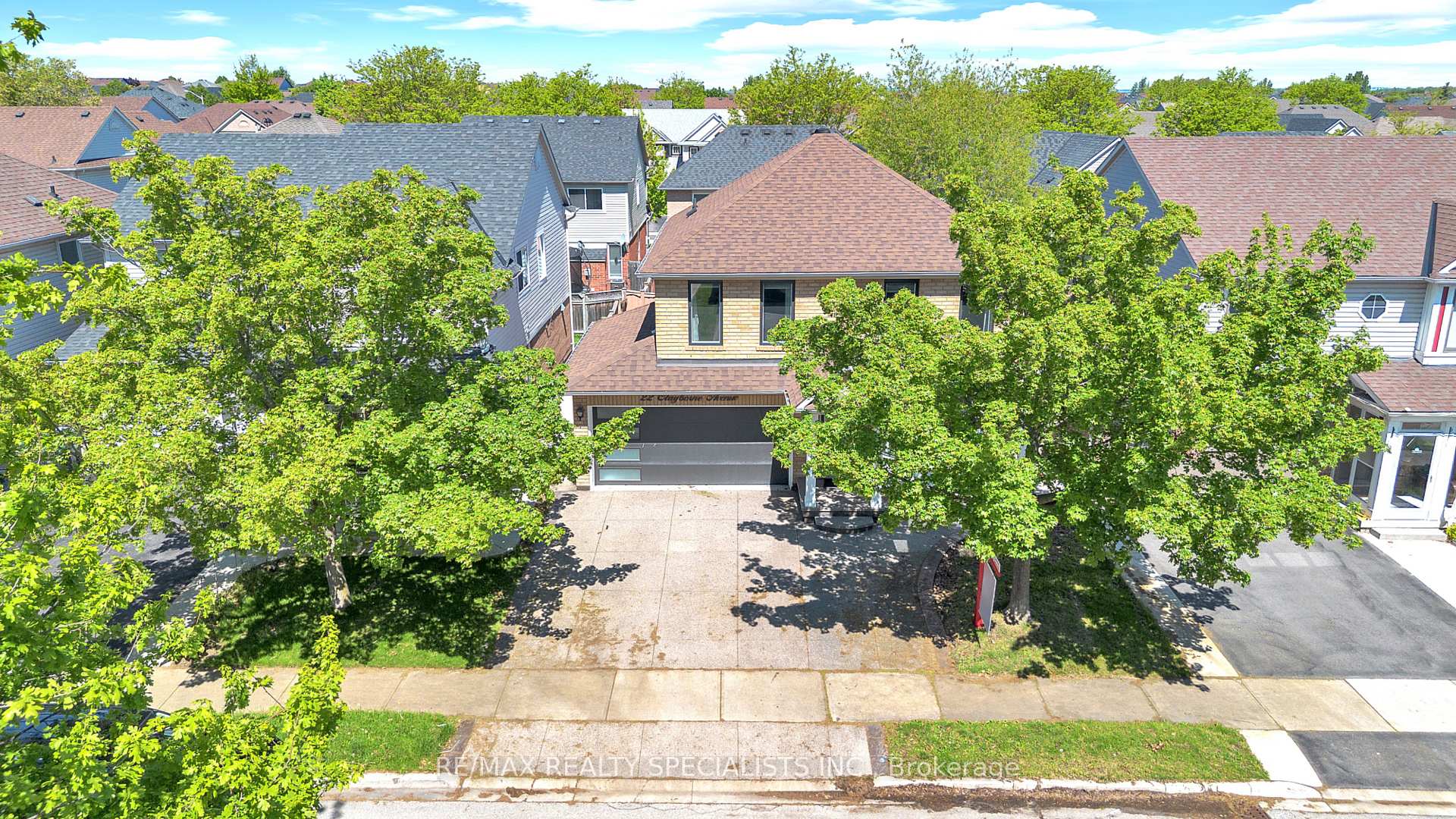 Photo 13 of 22 Clayborne Avenue, Brampton, Fletcher's Meadow — HOMEH