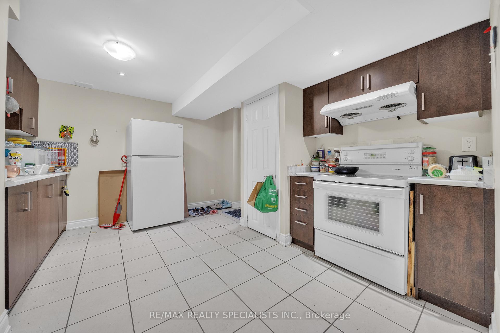 Photo 17 of 22 Clayborne Avenue, Brampton, Fletcher's Meadow — HOMEH