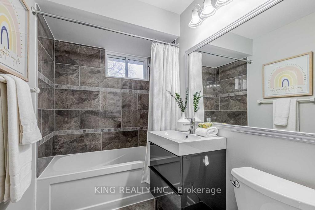 Photo 2 of 13 Brookland Drive W, Brampton, Avondale — HOMEH