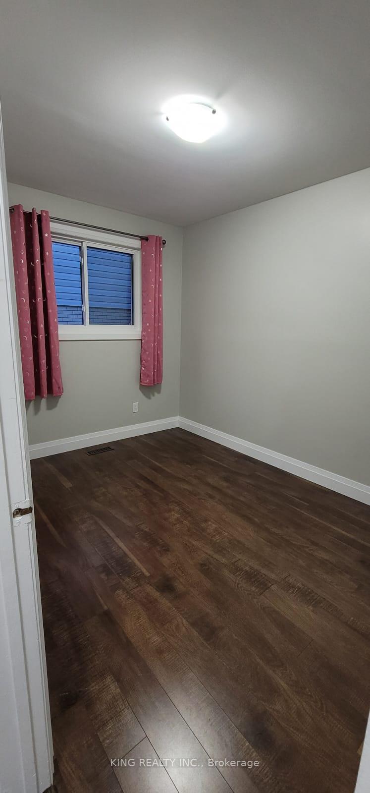 Photo 10 of 13 Brookland Drive W, Brampton, Avondale — HOMEH