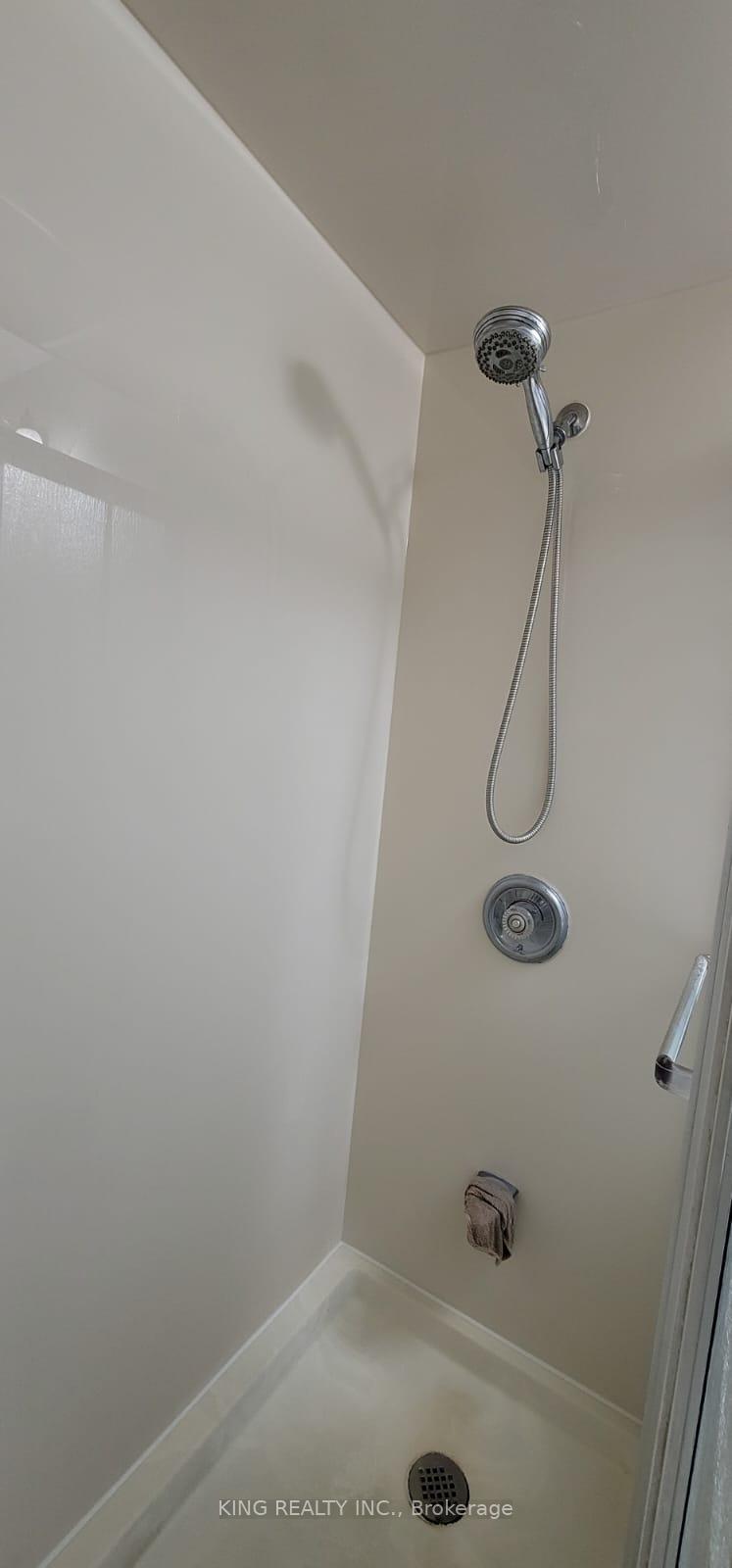 Photo 11 of 13 Brookland Drive W, Brampton, Avondale — HOMEH