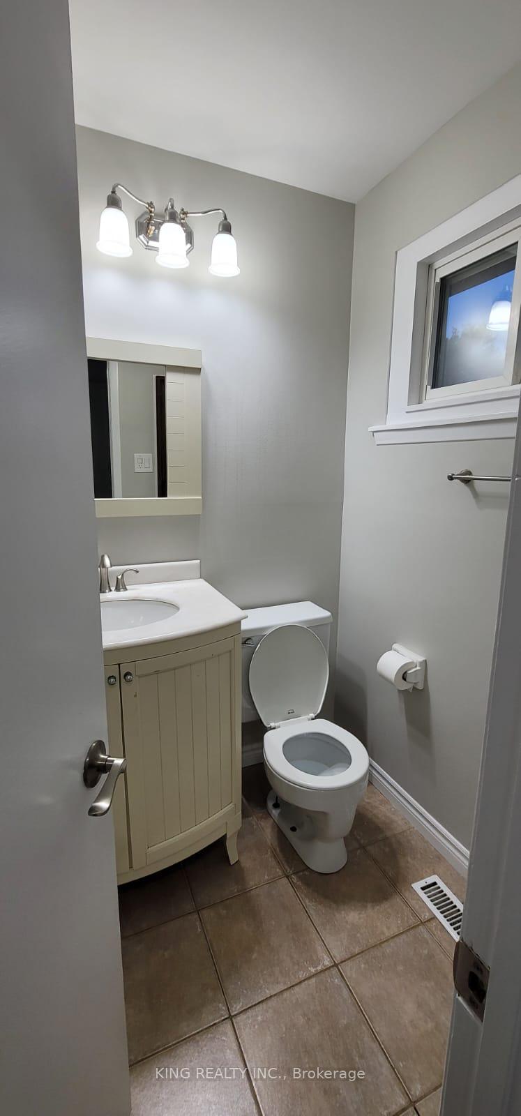 Photo 12 of 13 Brookland Drive W, Brampton, Avondale — HOMEH