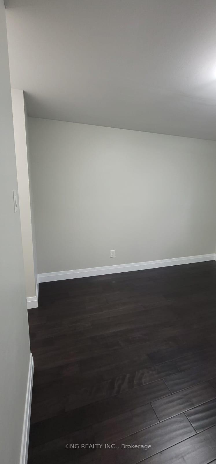 Photo 15 of 13 Brookland Drive W, Brampton, Avondale — HOMEH