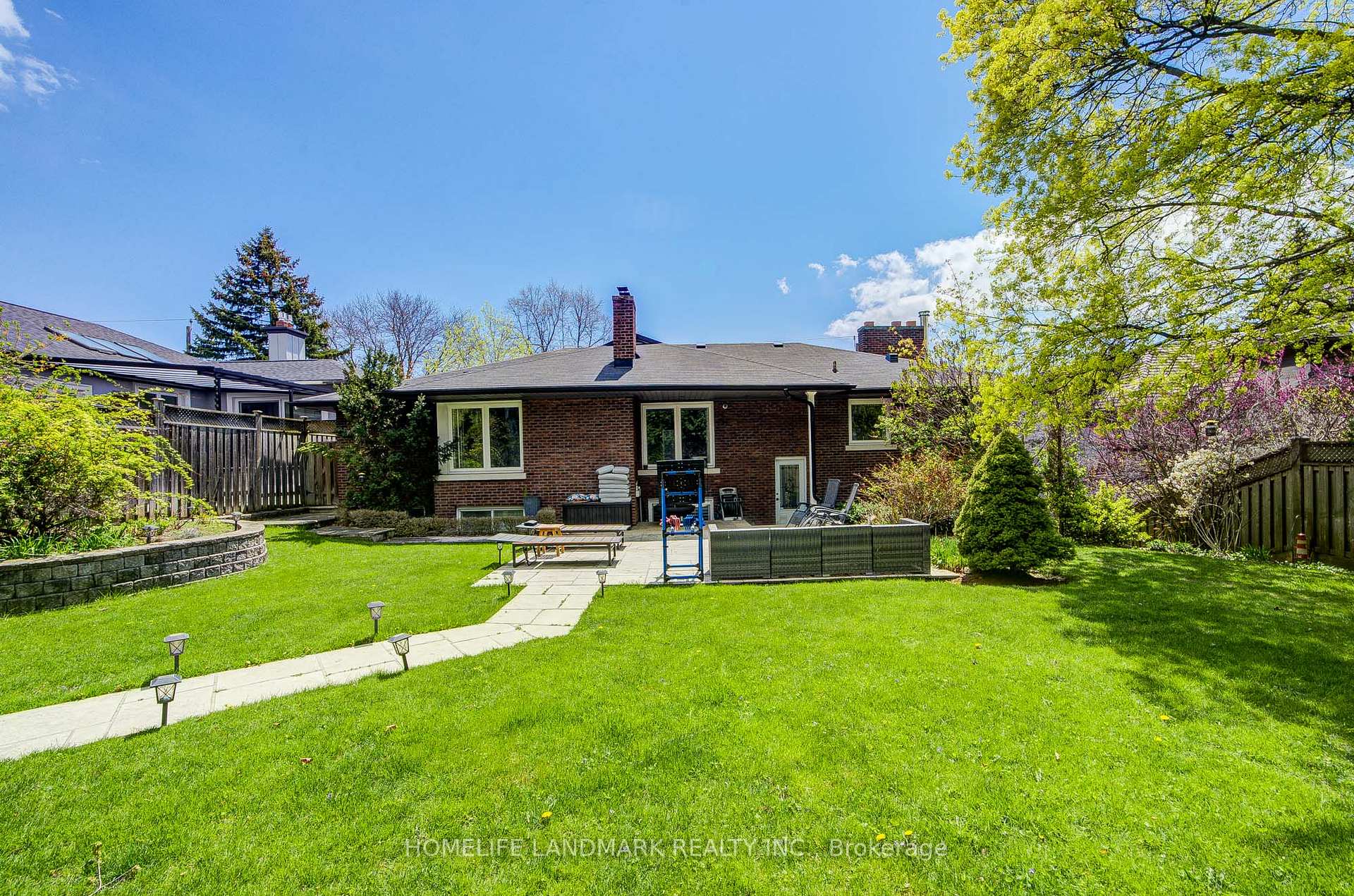 Photo 17 of 102 Stratford Crescent, North York, Bridle Path-Sunnybrook-York Mills — HOMEH
