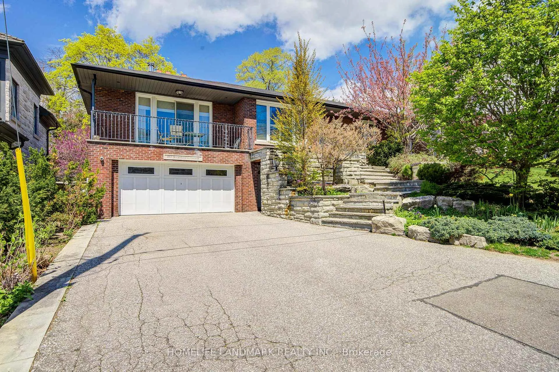Photo 3 of 102 Stratford Crescent, North York, Bridle Path-Sunnybrook-York Mills — HOMEH