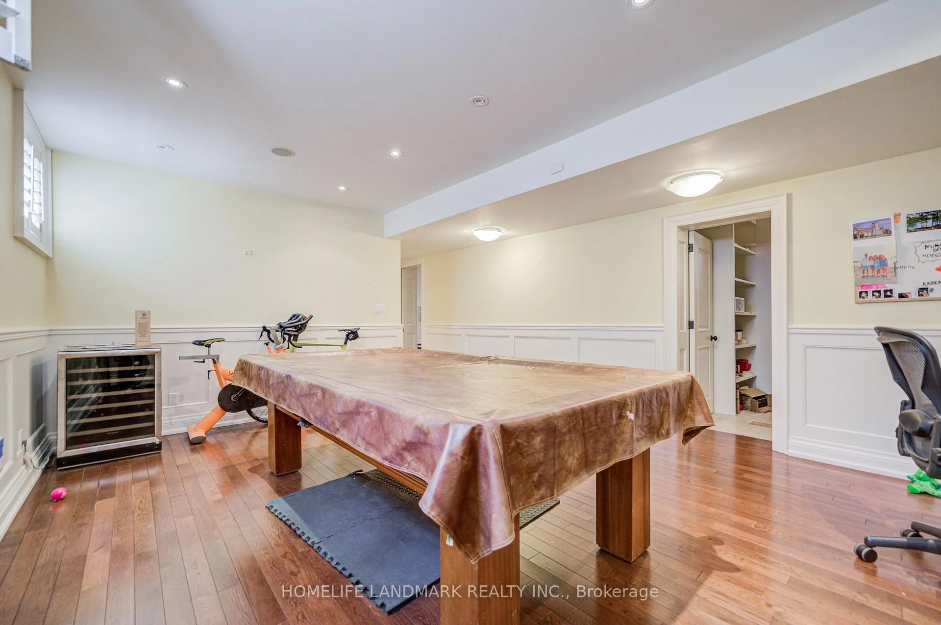 Photo 5 of 102 Stratford Crescent, North York, Bridle Path-Sunnybrook-York Mills — HOMEH