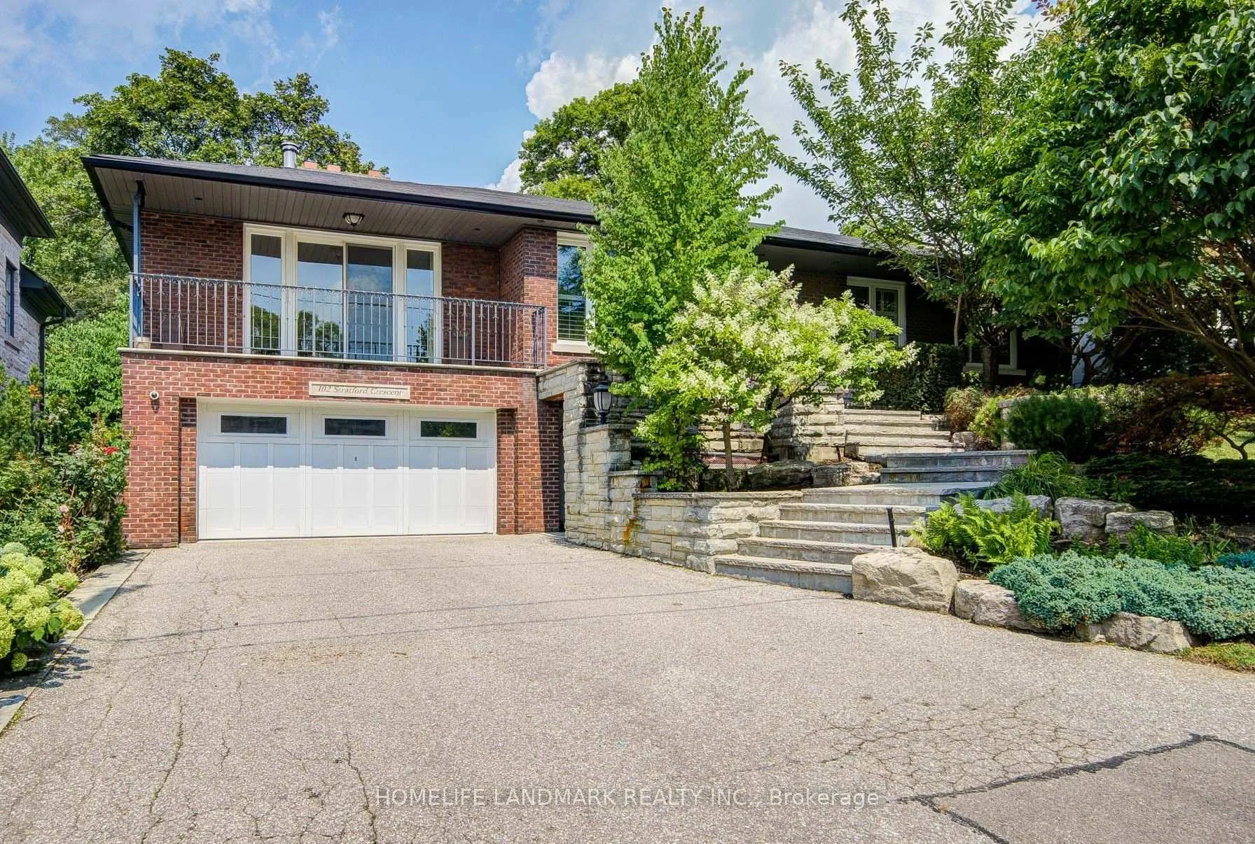 Photo 1 of 102 Stratford Crescent, North York, Bridle Path-Sunnybrook-York Mills — HOMEH