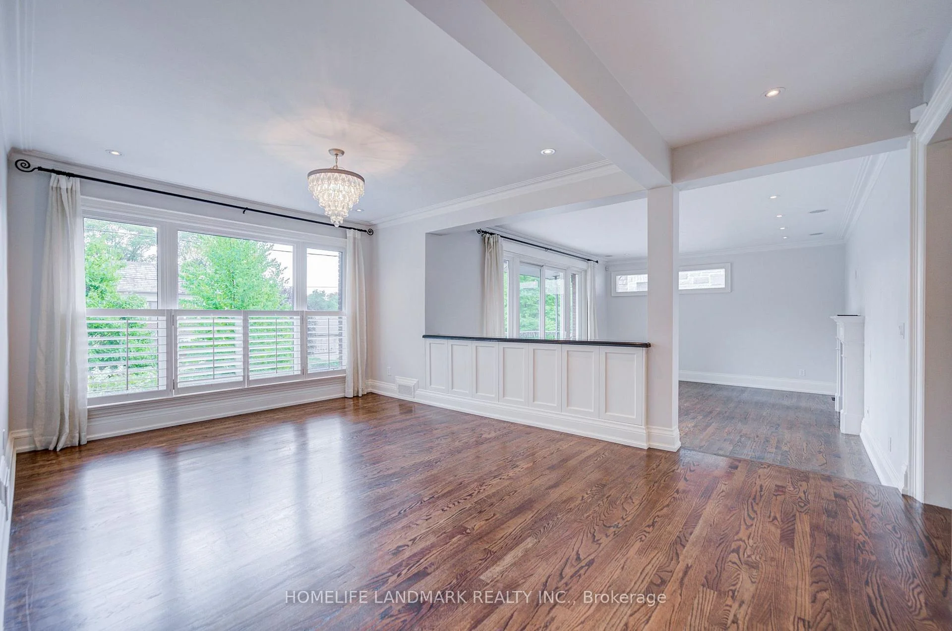 Photo 10 of 102 Stratford Crescent, North York, Bridle Path-Sunnybrook-York Mills — HOMEH