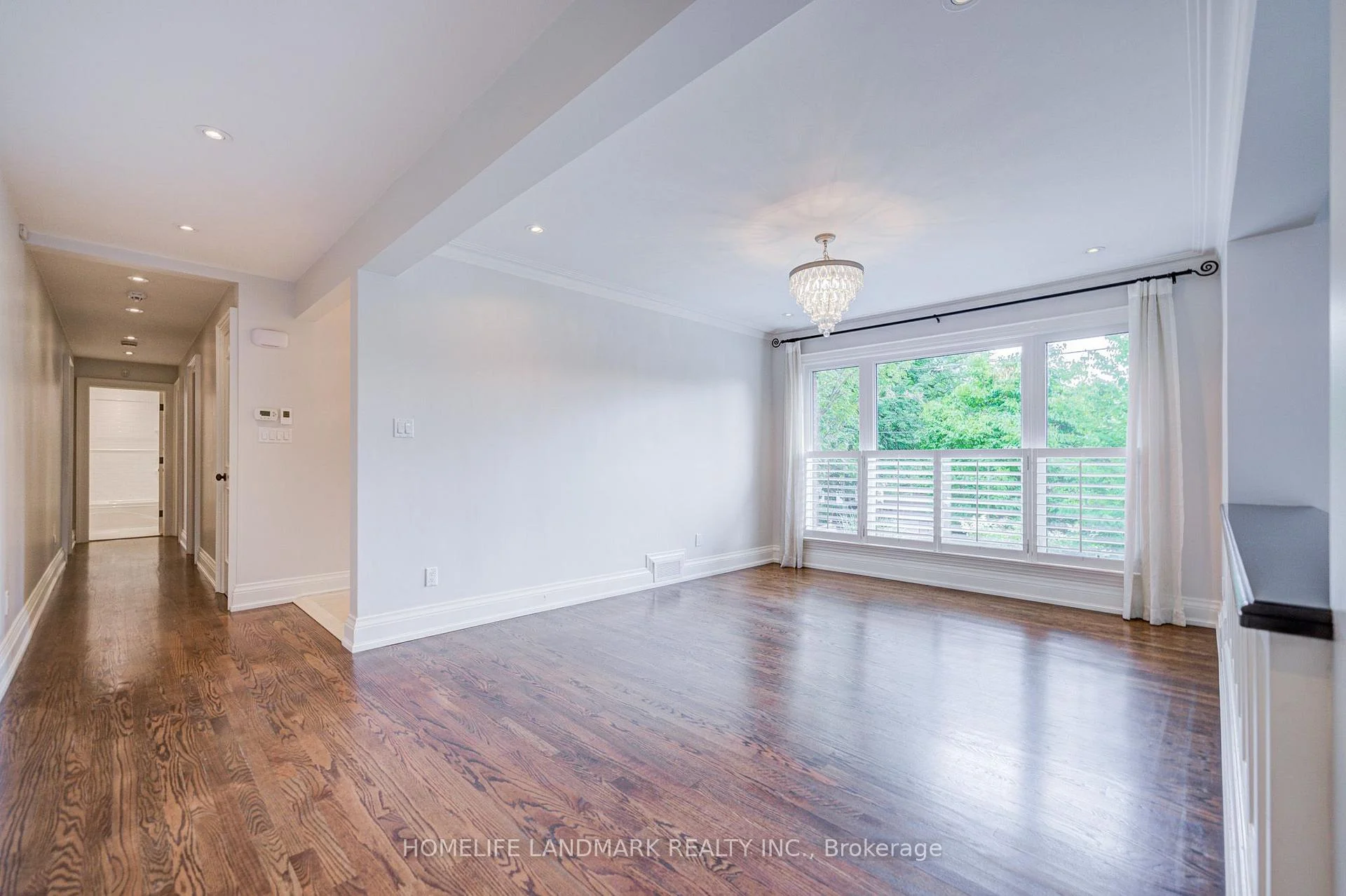 Photo 13 of 102 Stratford Crescent, North York, Bridle Path-Sunnybrook-York Mills — HOMEH