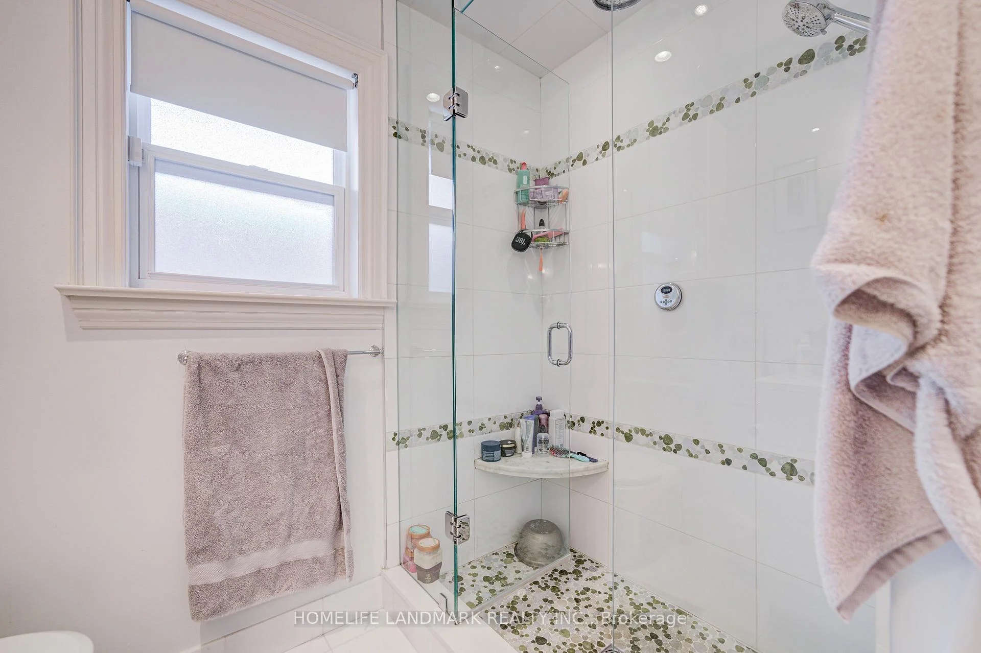 Photo 49 of 102 Stratford Crescent, North York, Bridle Path-Sunnybrook-York Mills — HOMEH