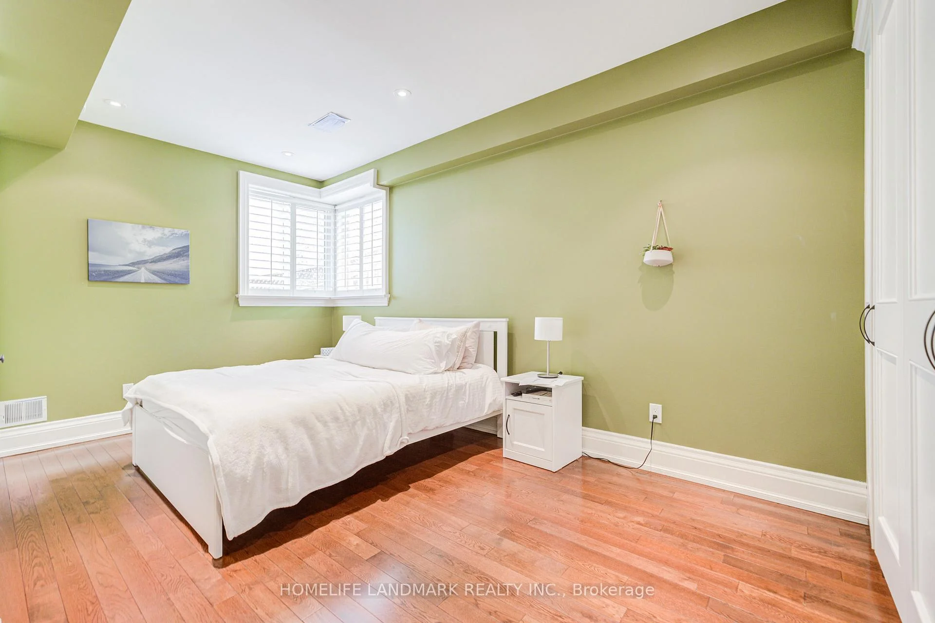 Photo 53 of 102 Stratford Crescent, North York, Bridle Path-Sunnybrook-York Mills — HOMEH