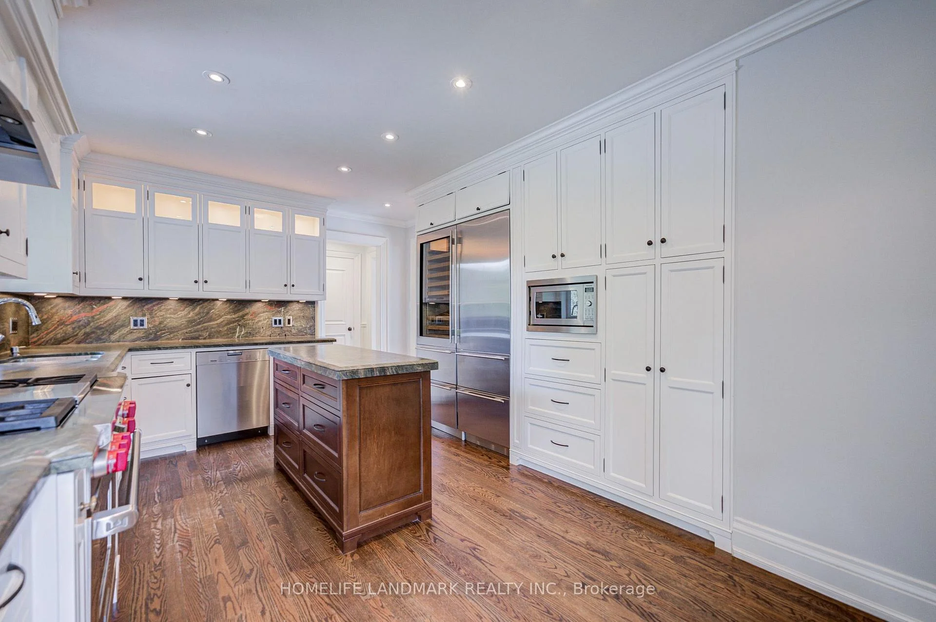 Photo 56 of 102 Stratford Crescent, North York, Bridle Path-Sunnybrook-York Mills — HOMEH