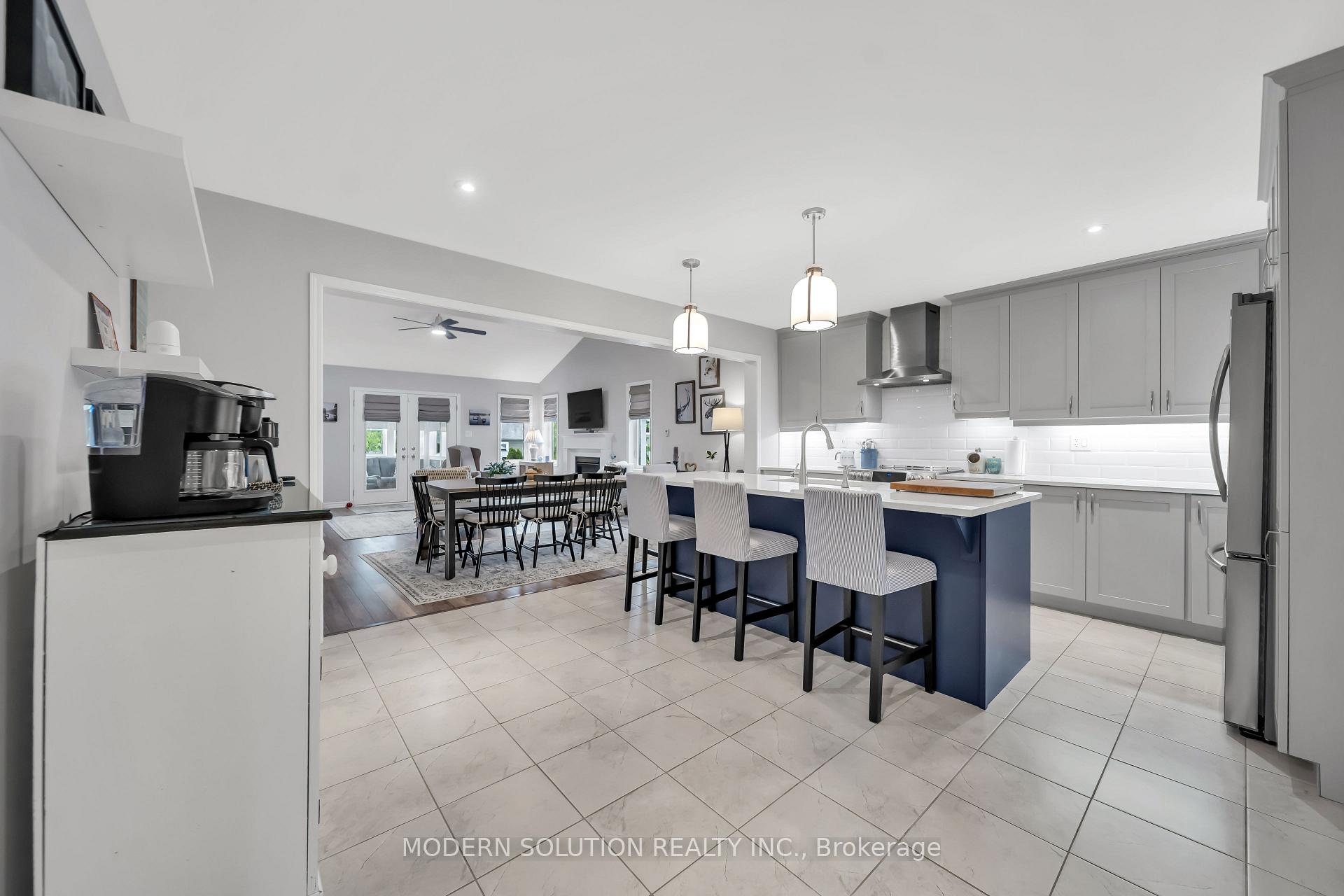 Photo 8 of 16 Stother Crescent, Bracebridge, Macaulay — HOMEH