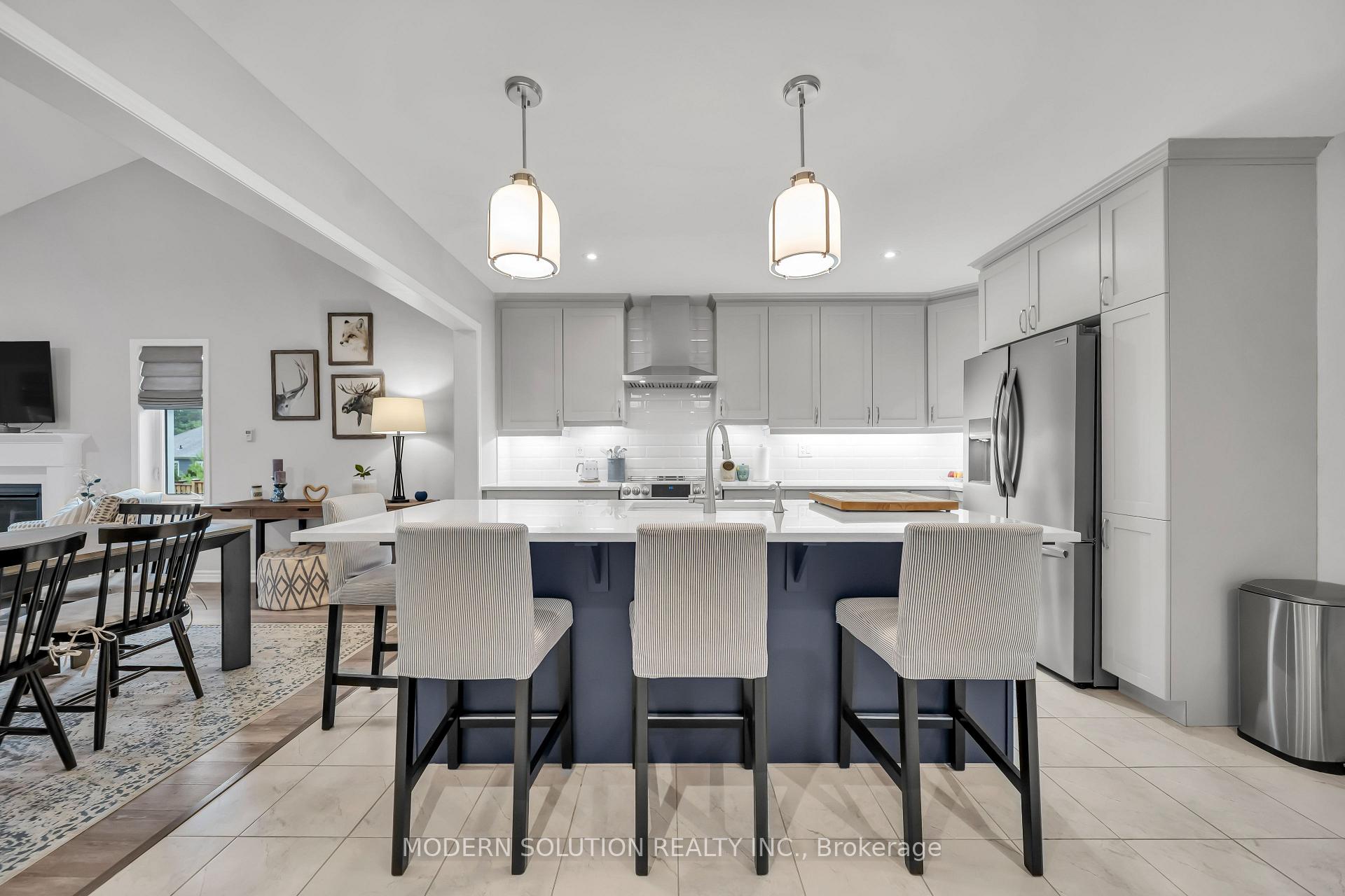 Photo 9 of 16 Stother Crescent, Bracebridge, Macaulay — HOMEH