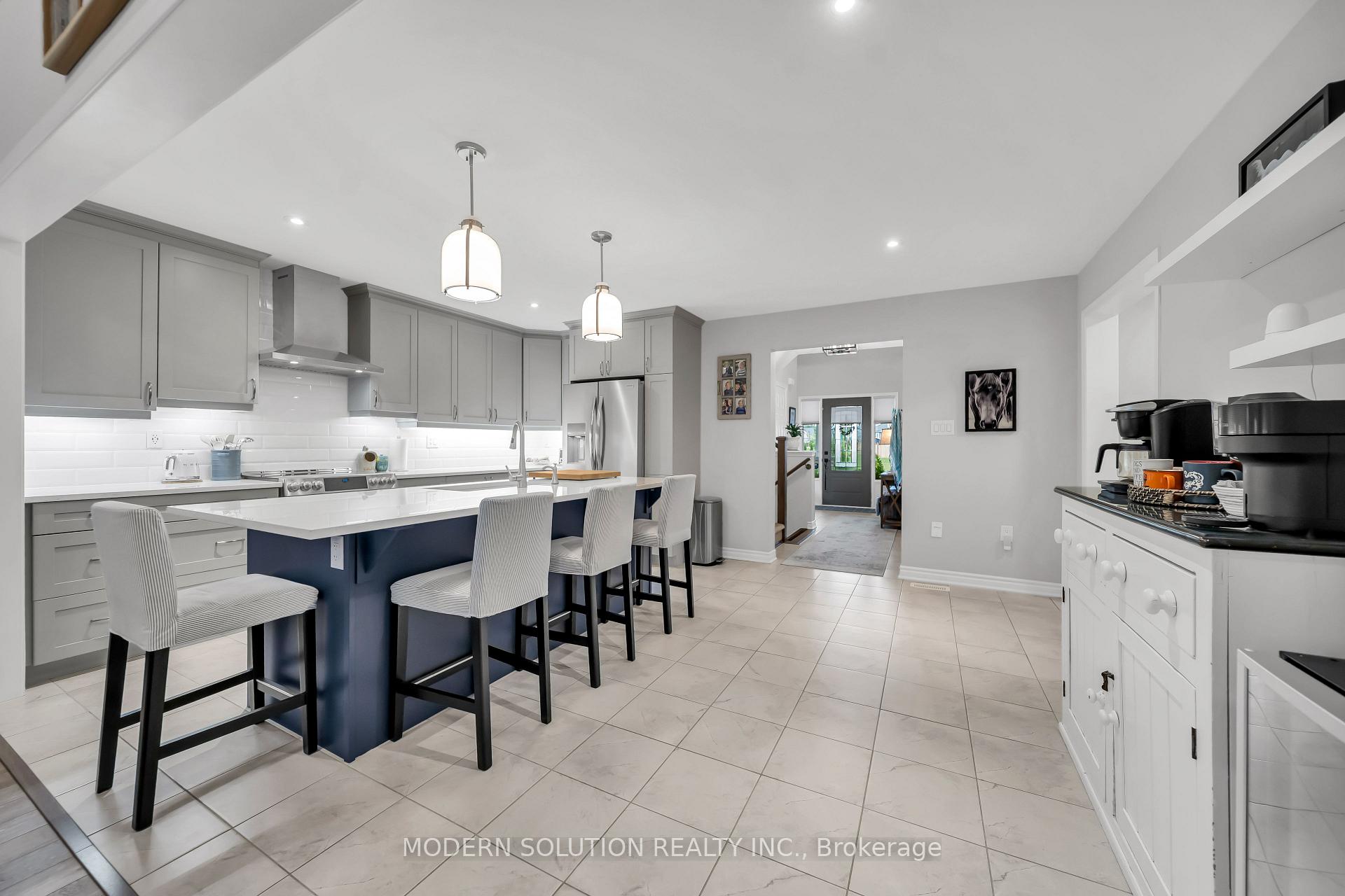 Photo 10 of 16 Stother Crescent, Bracebridge, Macaulay — HOMEH