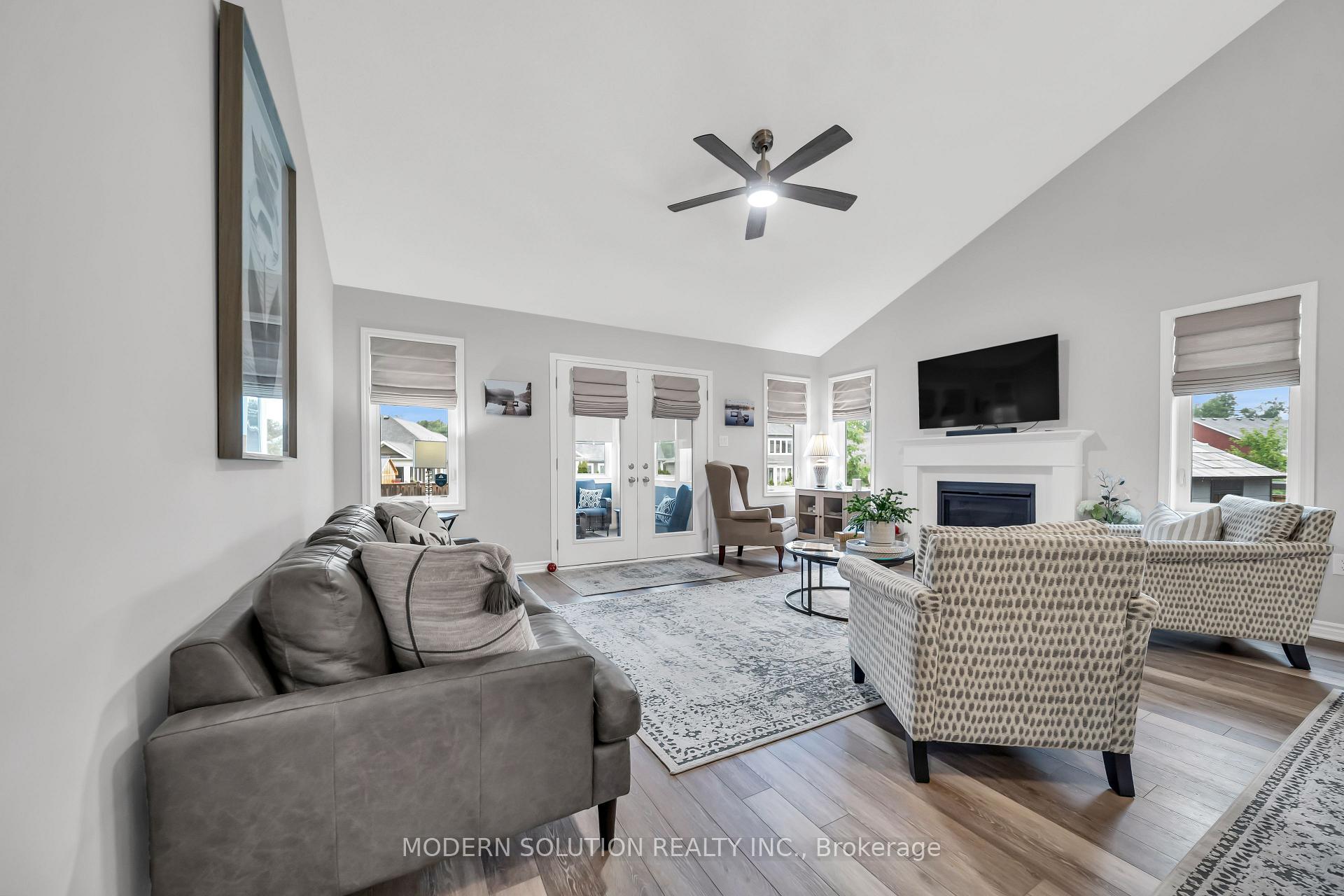 Photo 17 of 16 Stother Crescent, Bracebridge, Macaulay — HOMEH