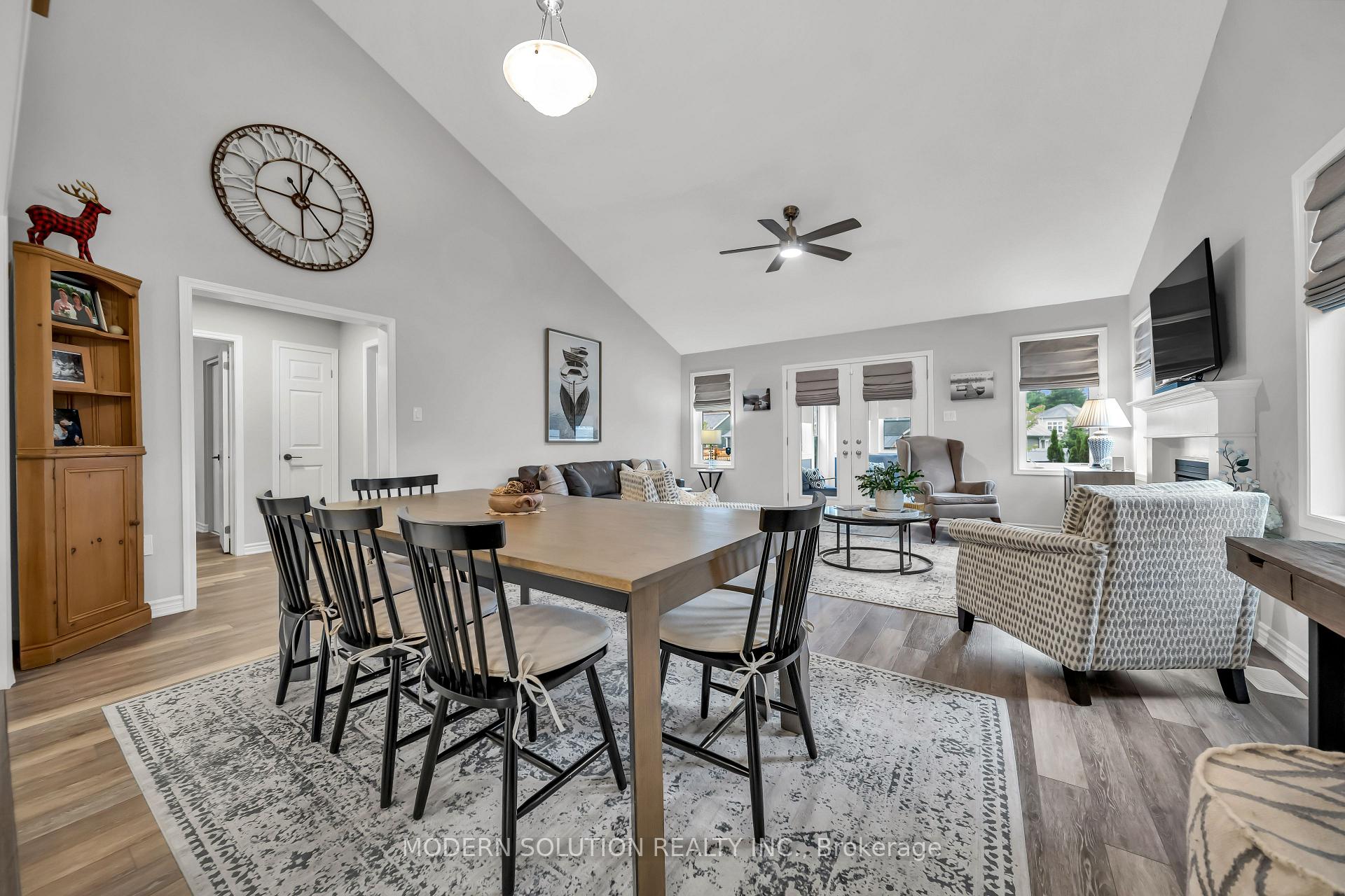 Photo 18 of 16 Stother Crescent, Bracebridge, Macaulay — HOMEH