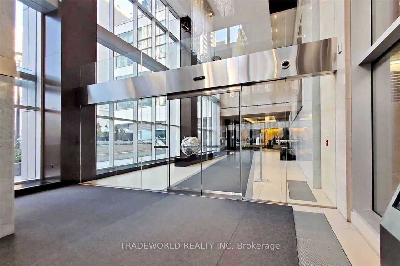 Photo 4 of Unit 6902, 388 Yonge Street, Toronto, Bay Street Corridor — HOMEH