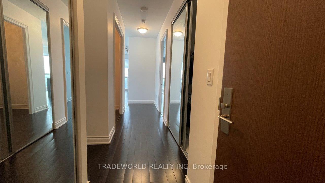 Photo 11 of Unit 6902, 388 Yonge Street, Toronto, Bay Street Corridor — HOMEH