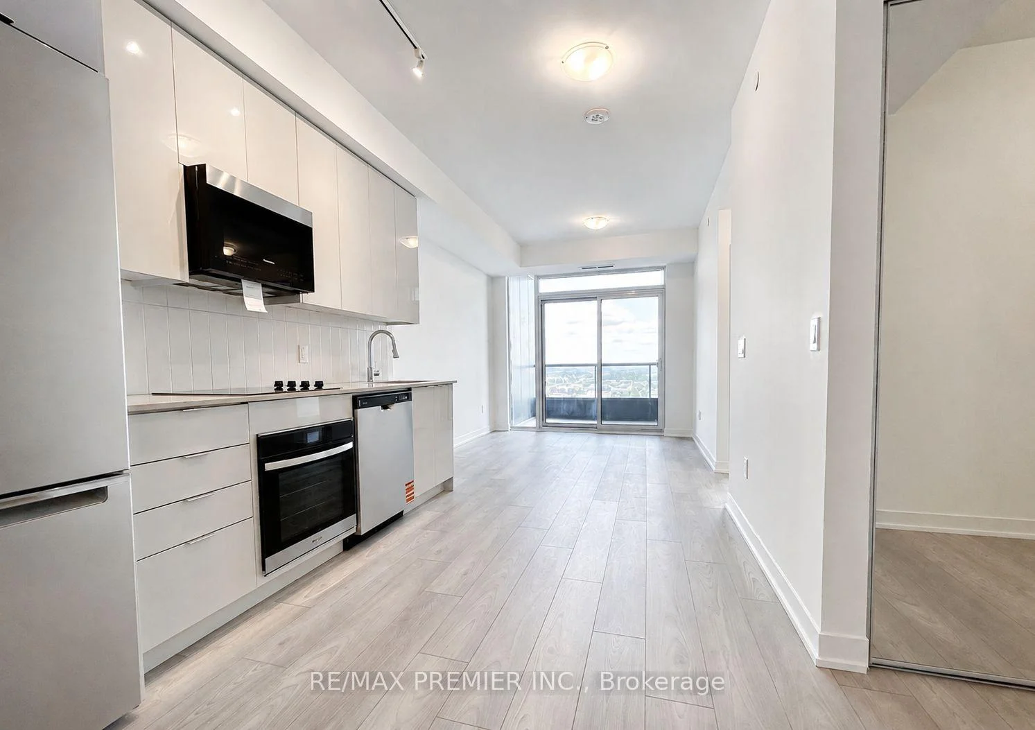 Photo 9 of Unit 1707, 474 Caldari Road, Vaughan, Concord — HOMEH