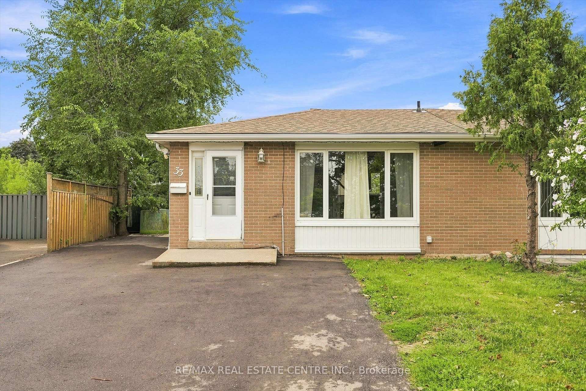Photo 1 of Unit Lower, 33 Garside Crescent, Brampton, Northgate — HOMEH