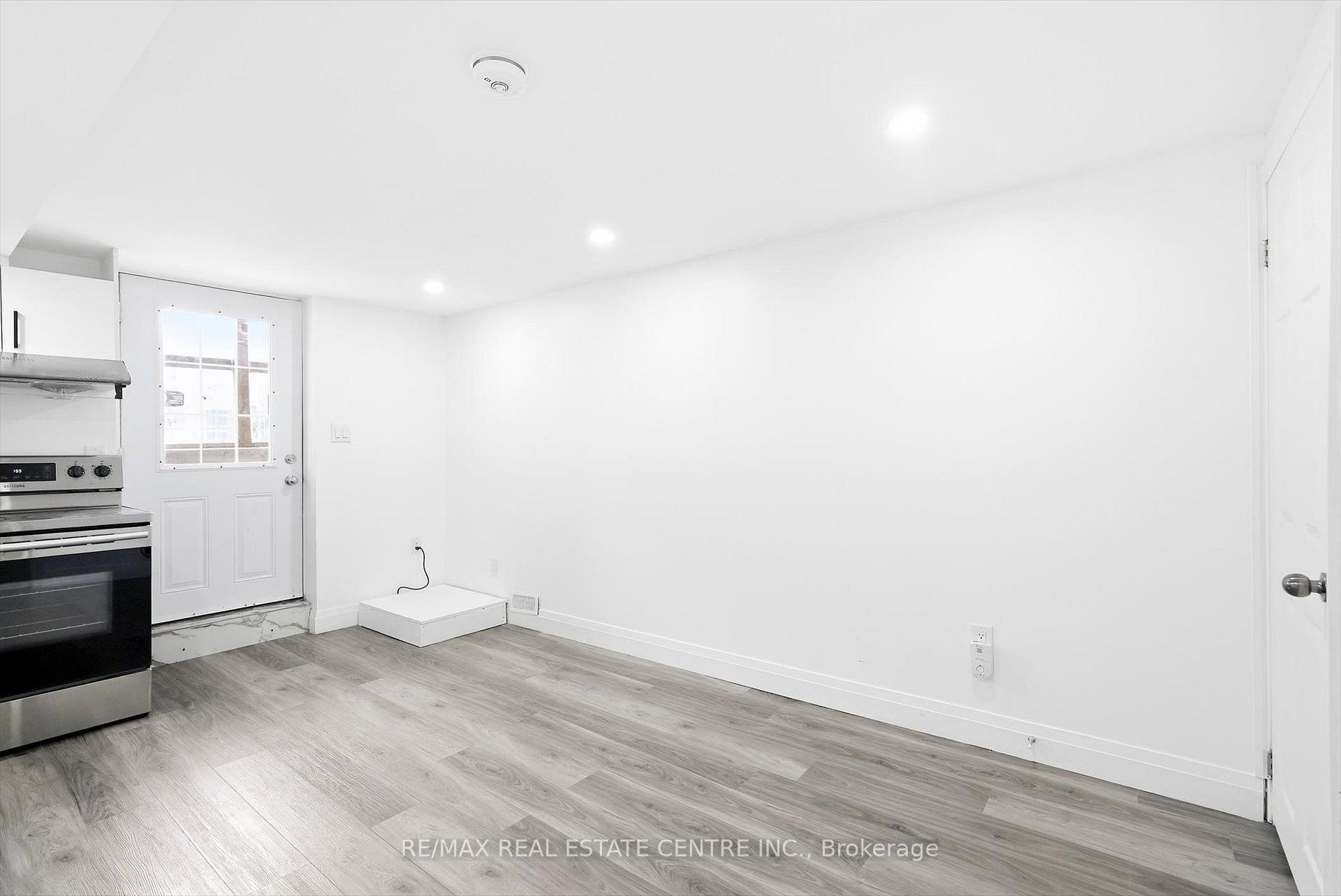 Photo 9 of Unit Lower, 33 Garside Crescent, Brampton, Northgate — HOMEH