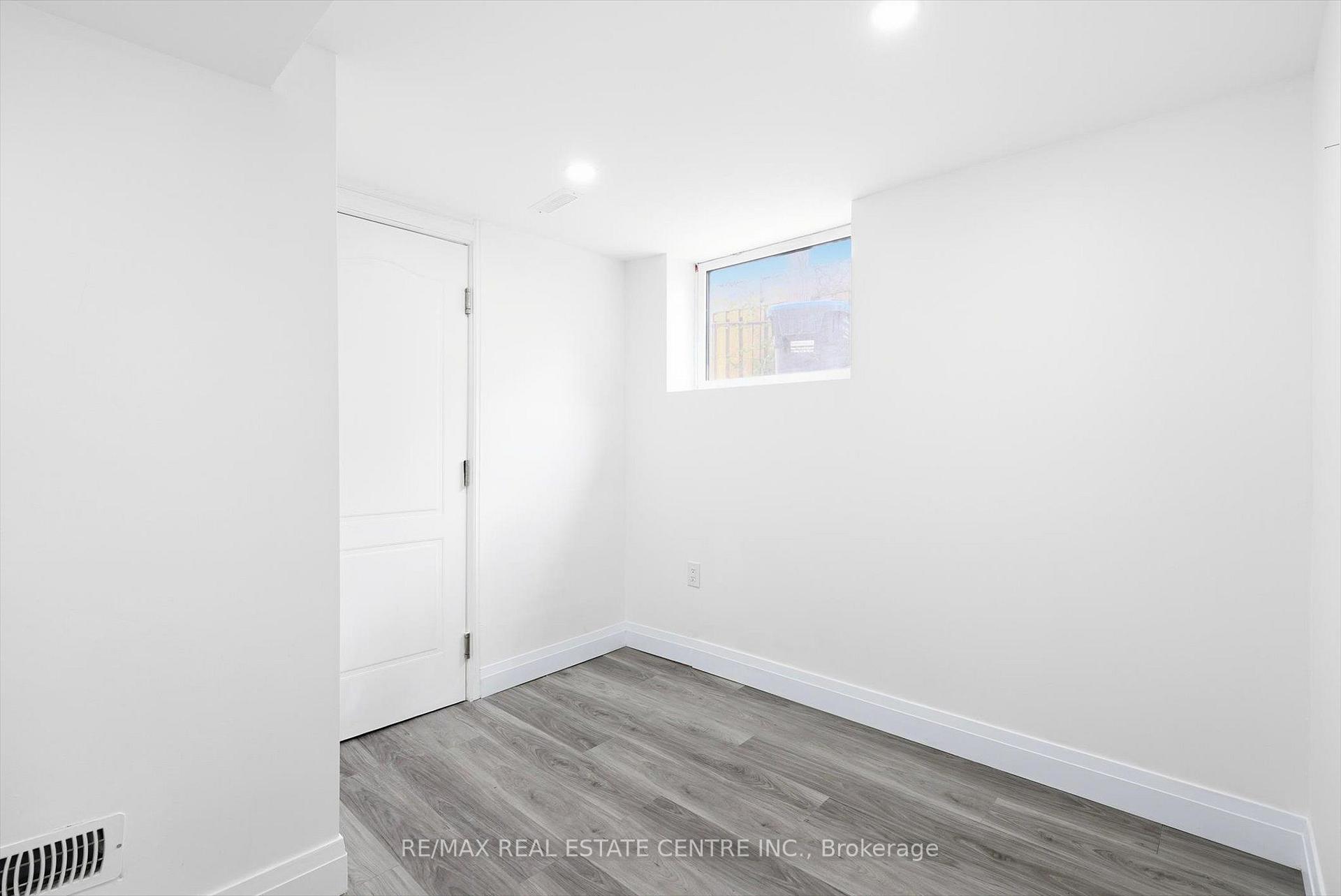 Photo 13 of Unit Lower, 33 Garside Crescent, Brampton, Northgate — HOMEH