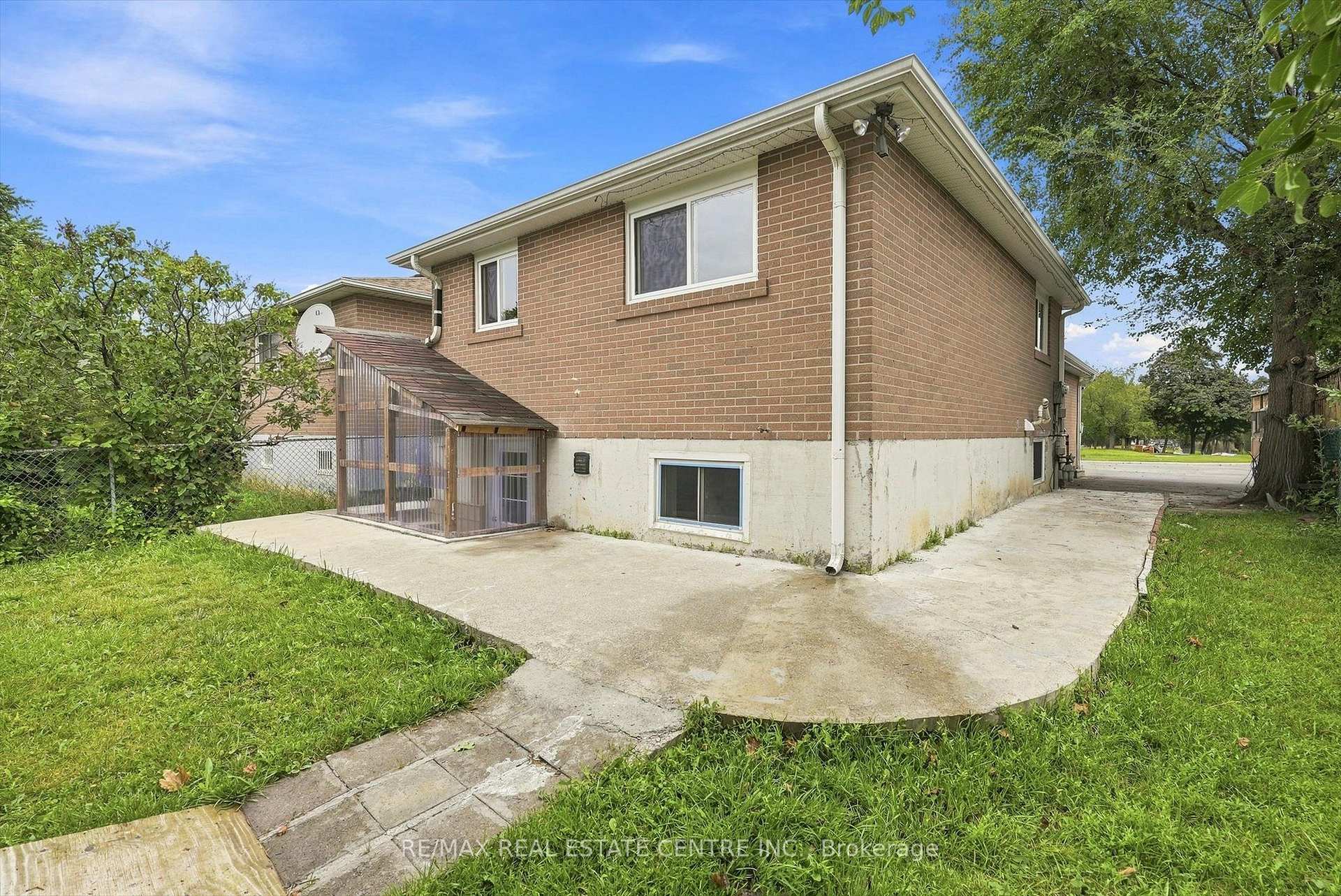 Photo 19 of Unit Lower, 33 Garside Crescent, Brampton, Northgate — HOMEH