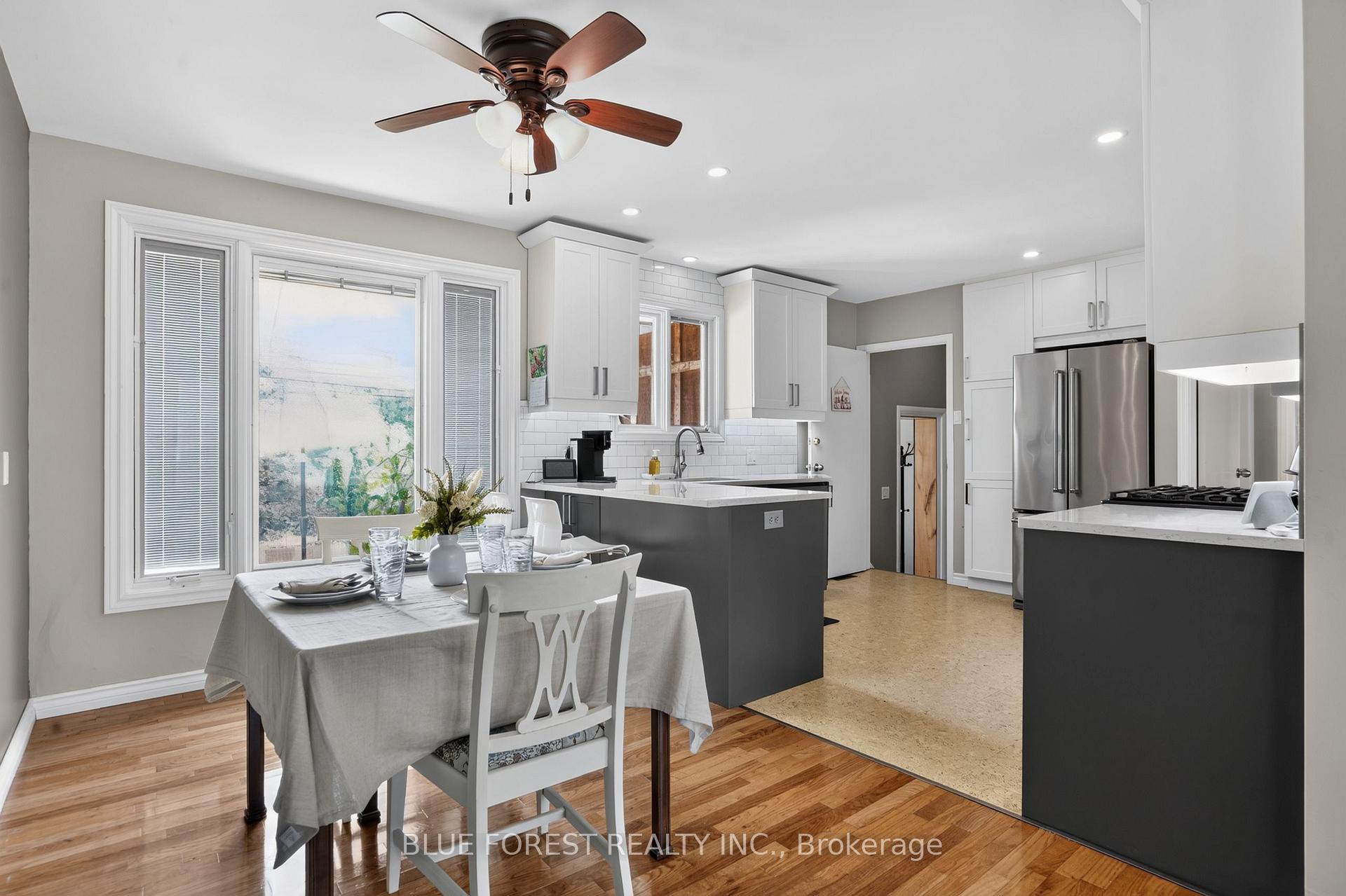 Photo 11 of 926 Eagle Crescent, London, South J — HOMEH