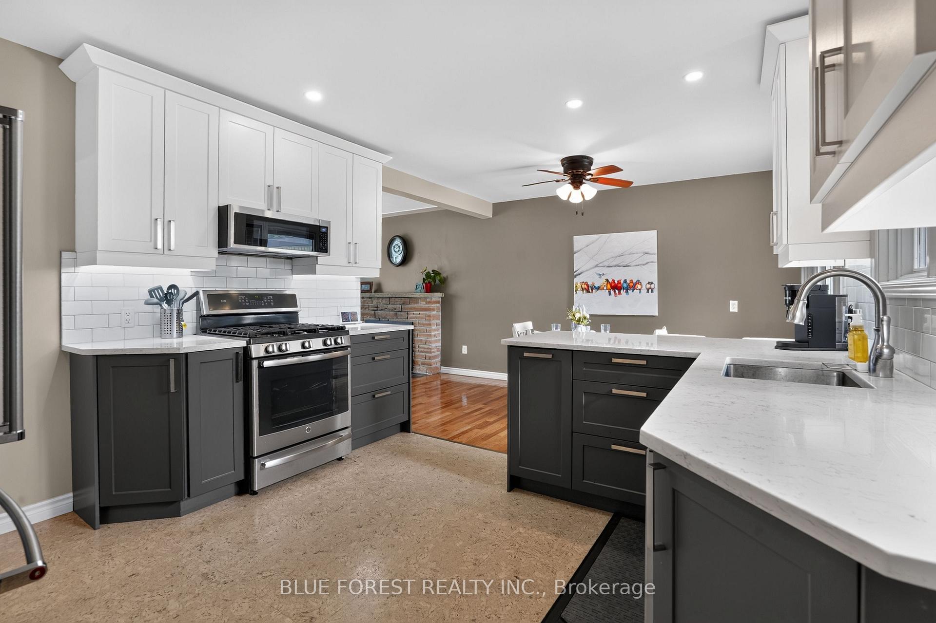 Photo 13 of 926 Eagle Crescent, London, South J — HOMEH