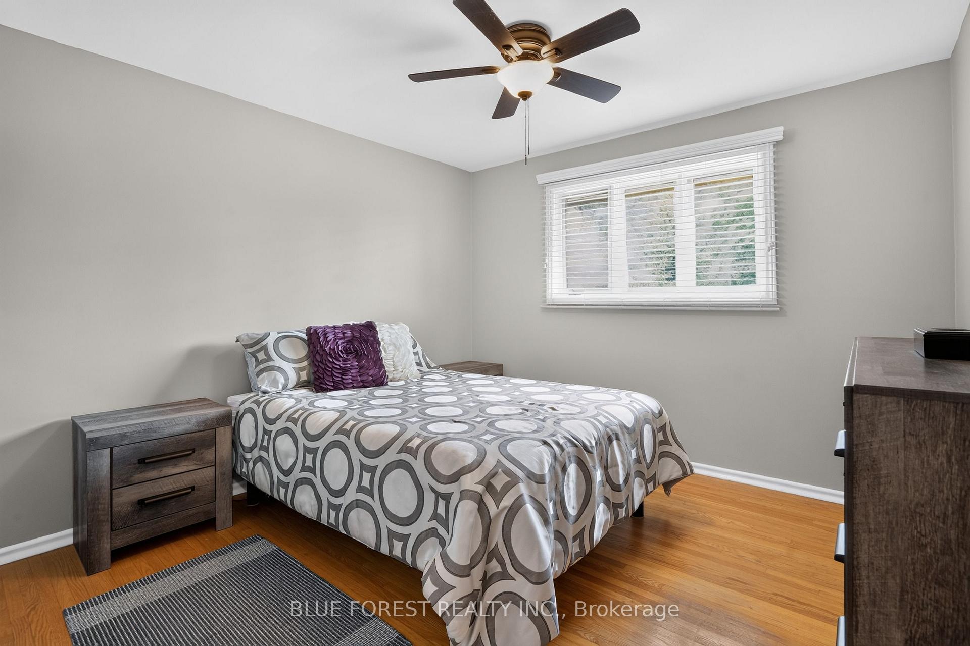 Photo 19 of 926 Eagle Crescent, London, South J — HOMEH