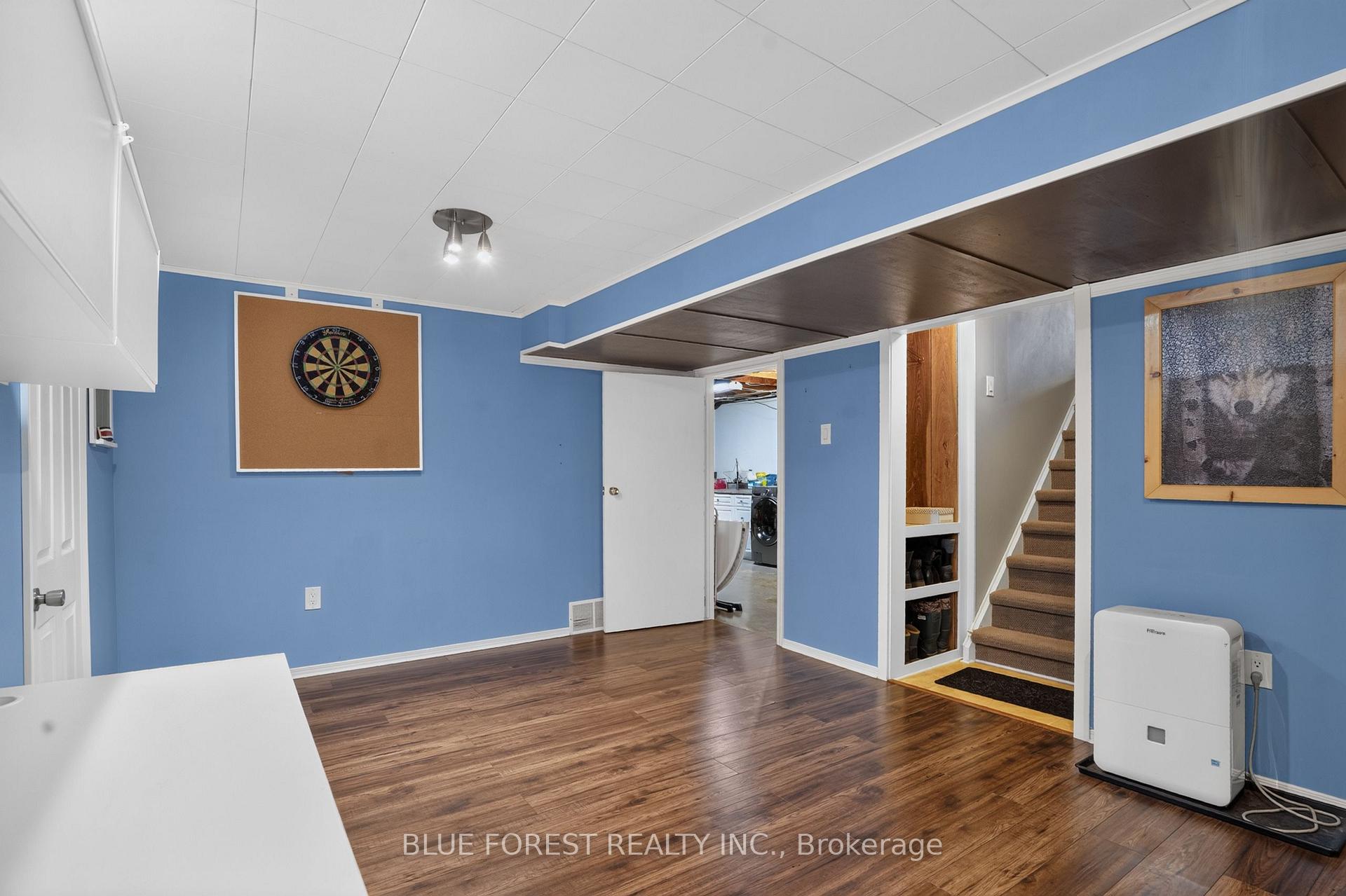 Photo 29 of 926 Eagle Crescent, London, South J — HOMEH