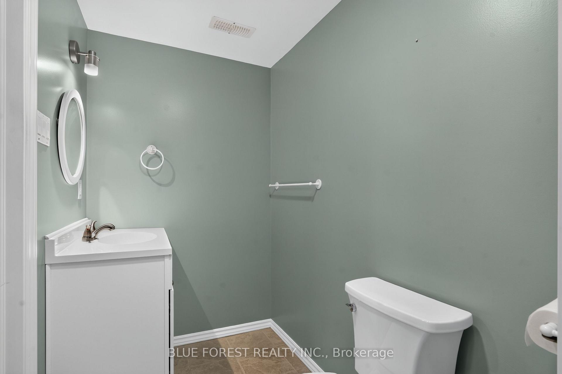 Photo 33 of 926 Eagle Crescent, London, South J — HOMEH
