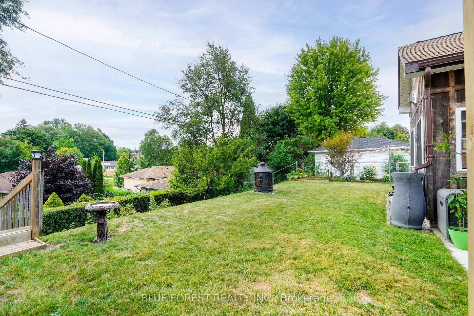 Photo 44 of 926 Eagle Crescent, London, South J — HOMEH